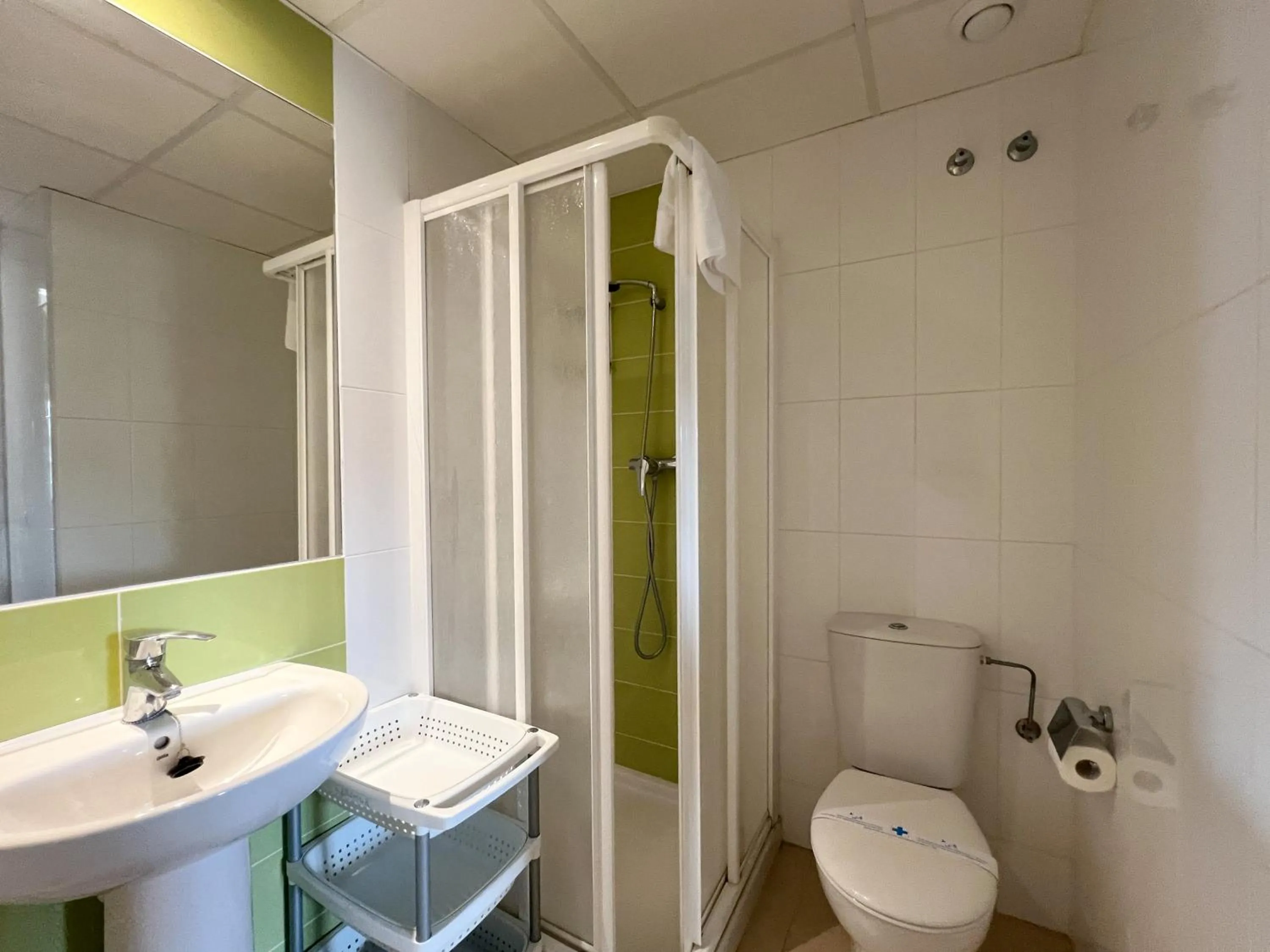 Bathroom in Apartamentos Larimar Unitursa