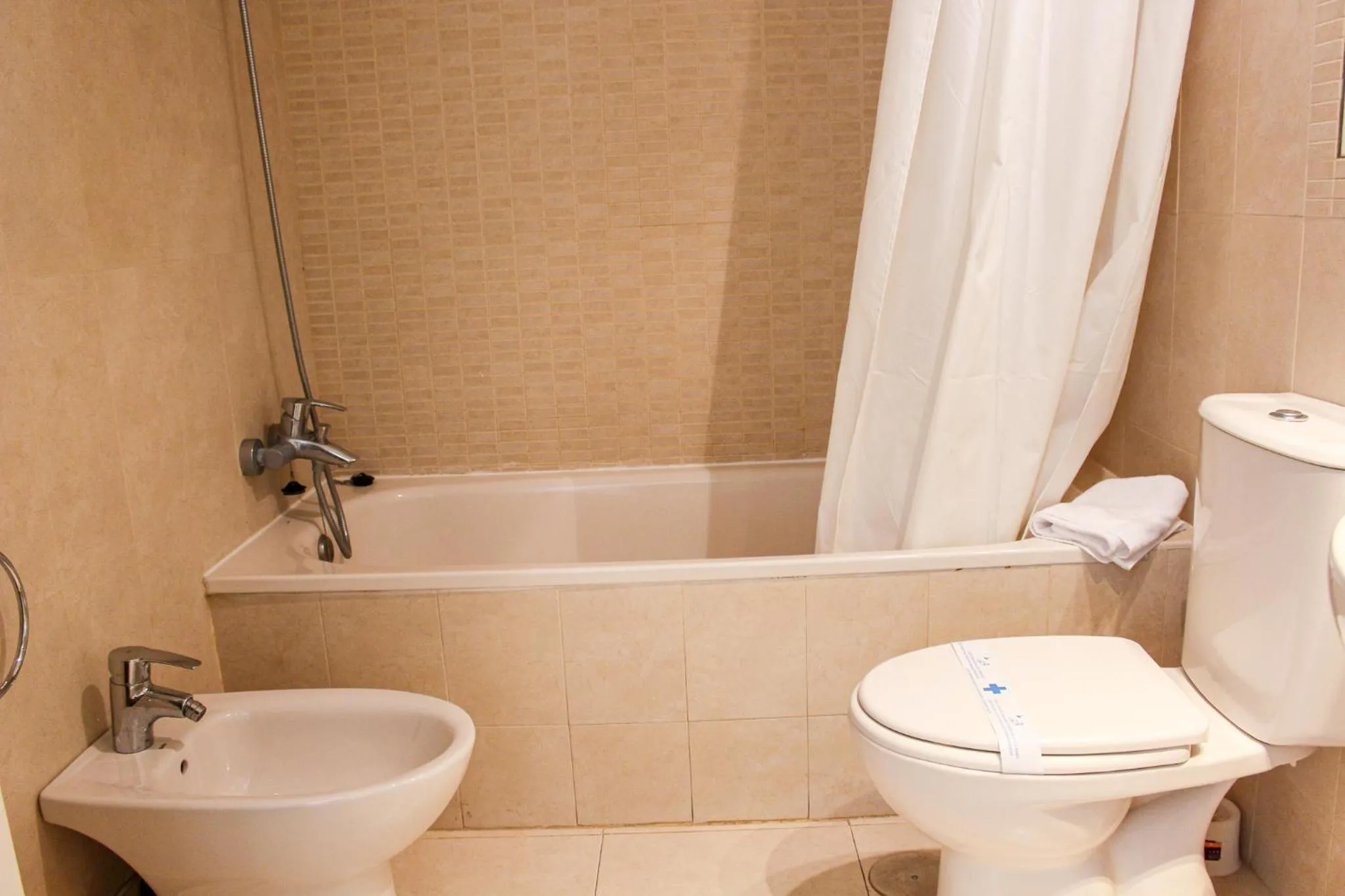 Toilet in Apartamentos Larimar Unitursa