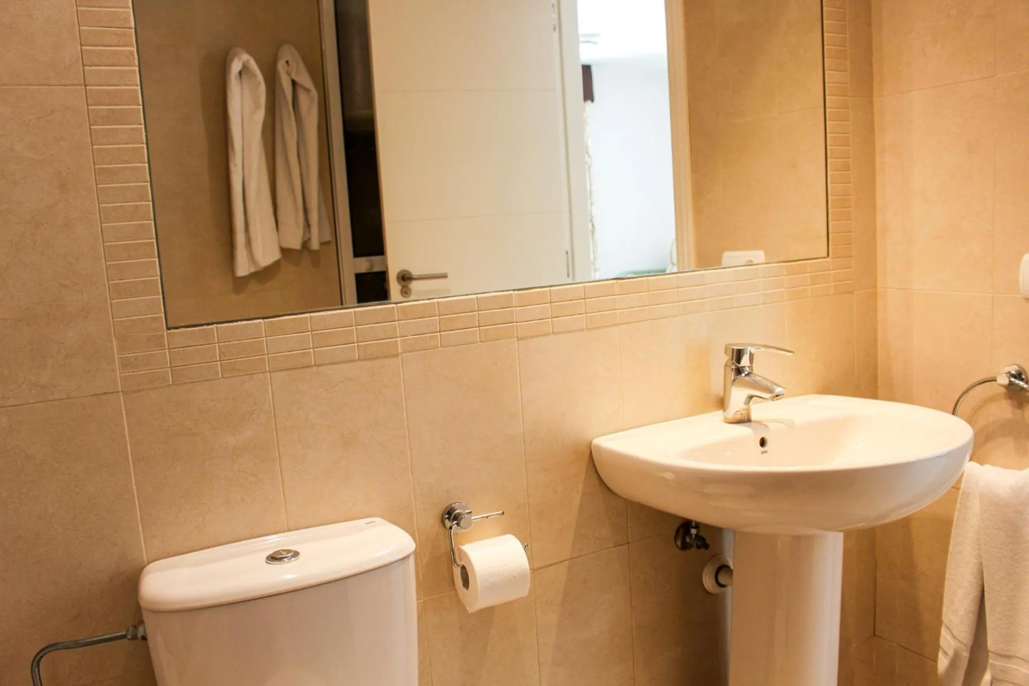 Bathroom in Apartamentos Larimar Unitursa