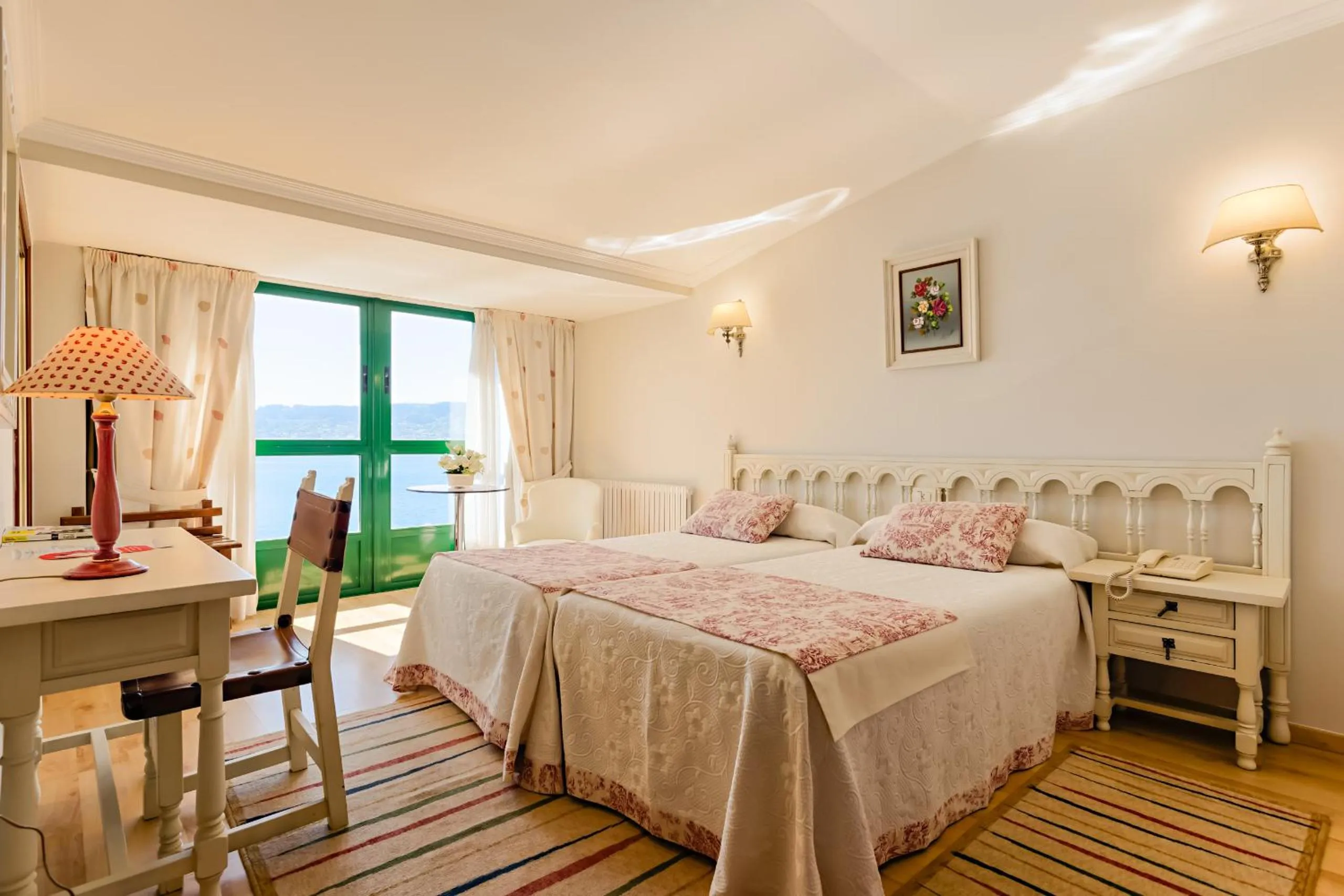 Bathroom, Bed in Hotel Stellamaris