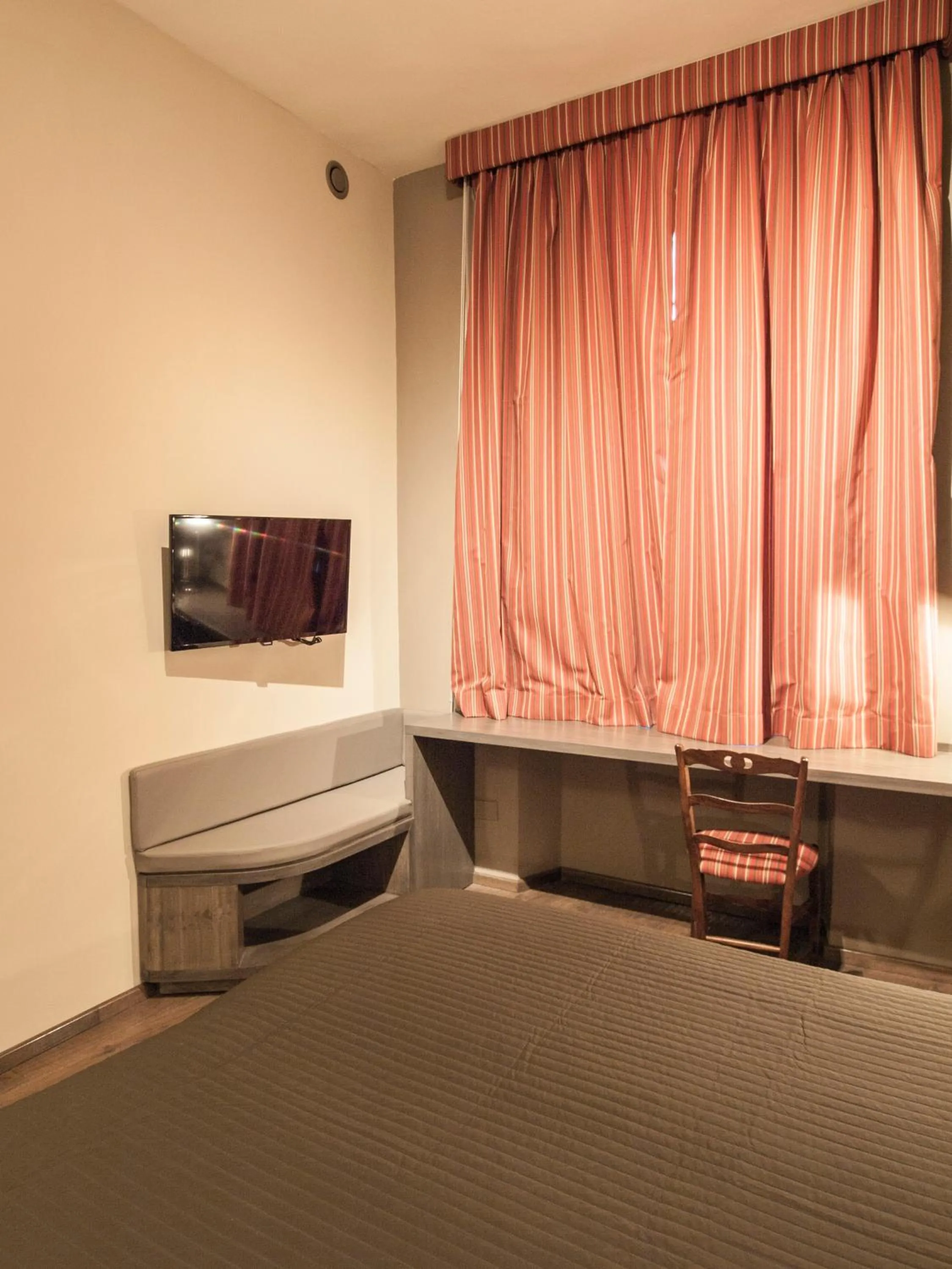 Decorative detail, Bed in Novecento