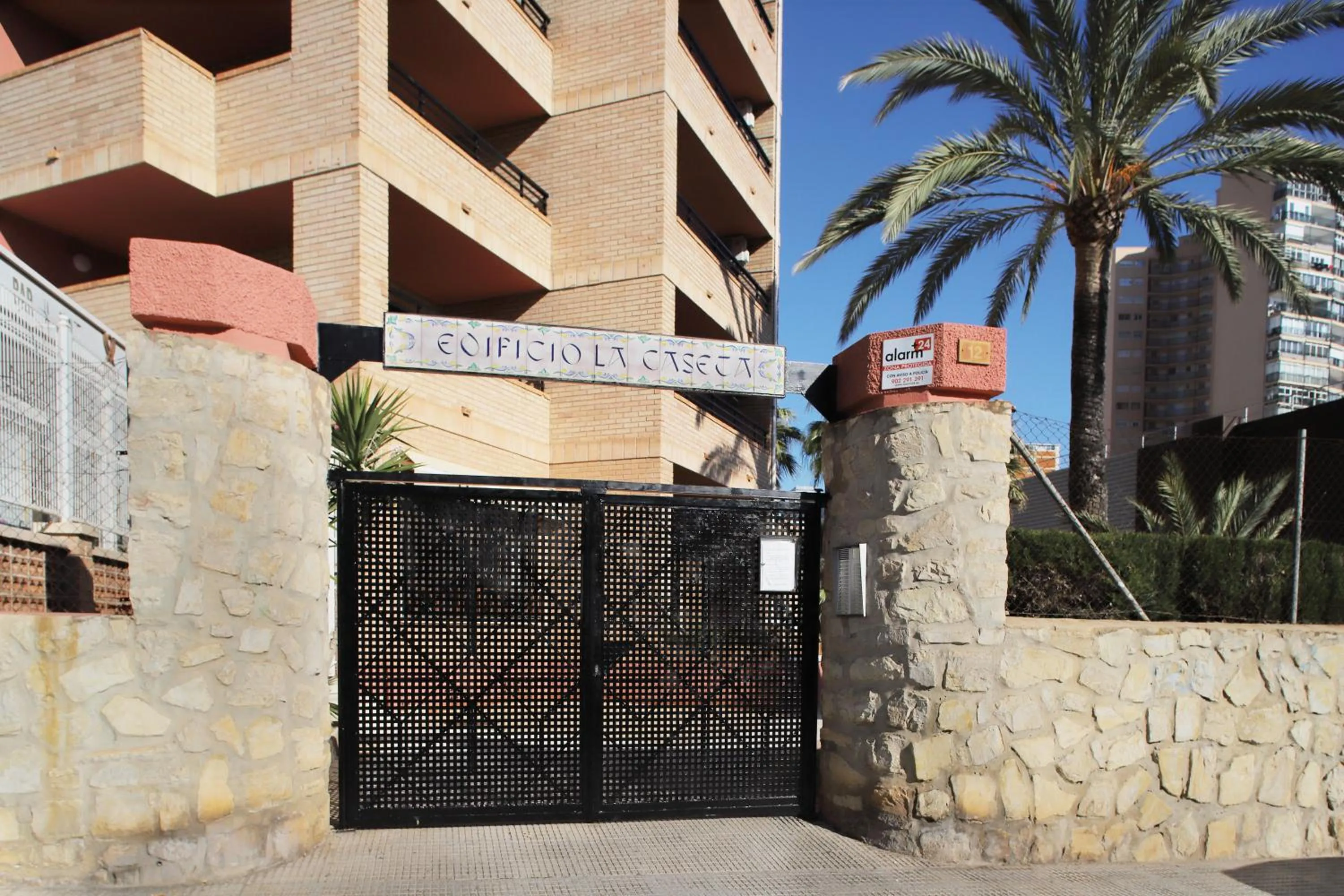 Property building in La Caseta Apartments
