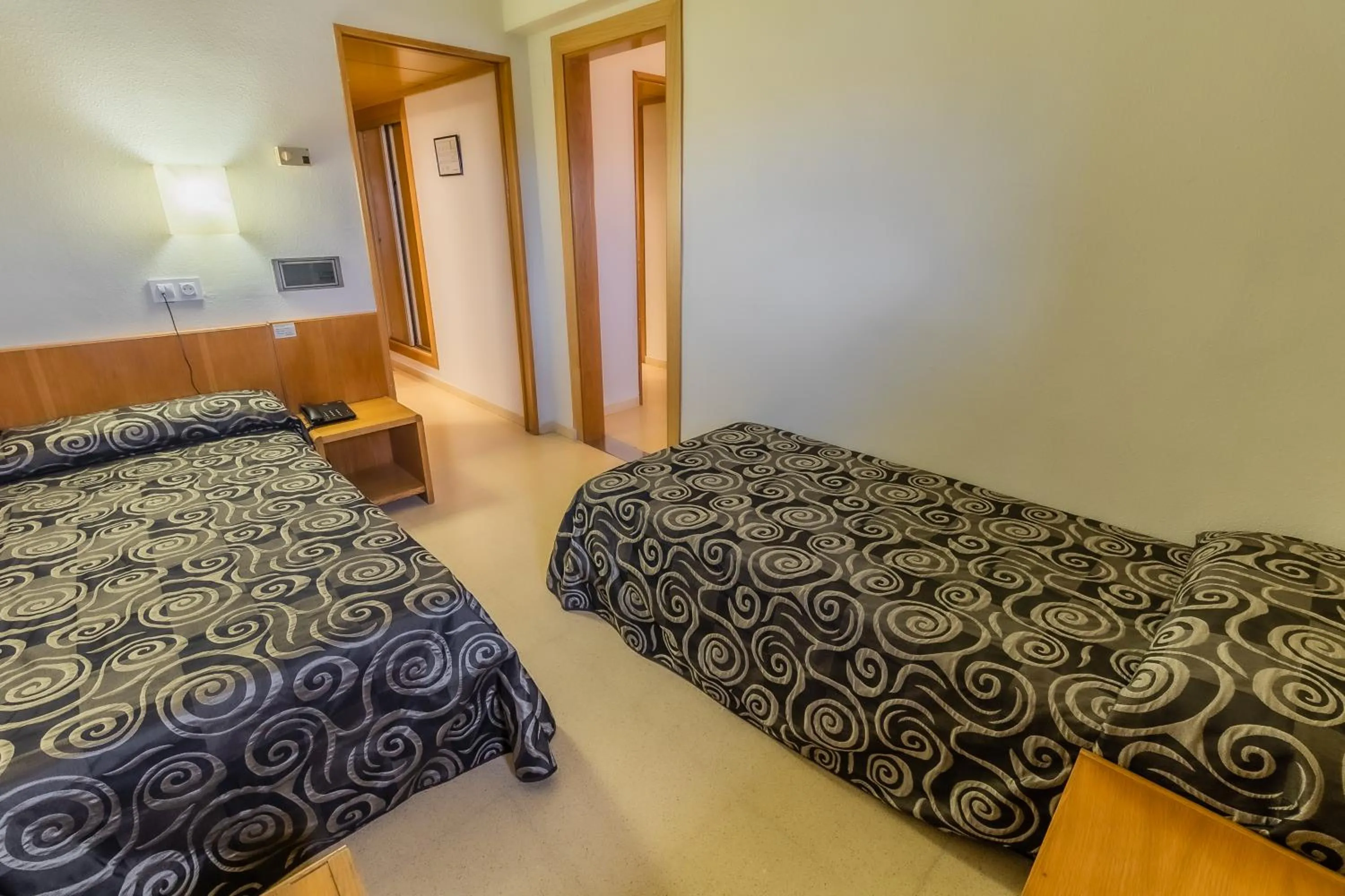 Bedroom, Bed in Hotel Alhama