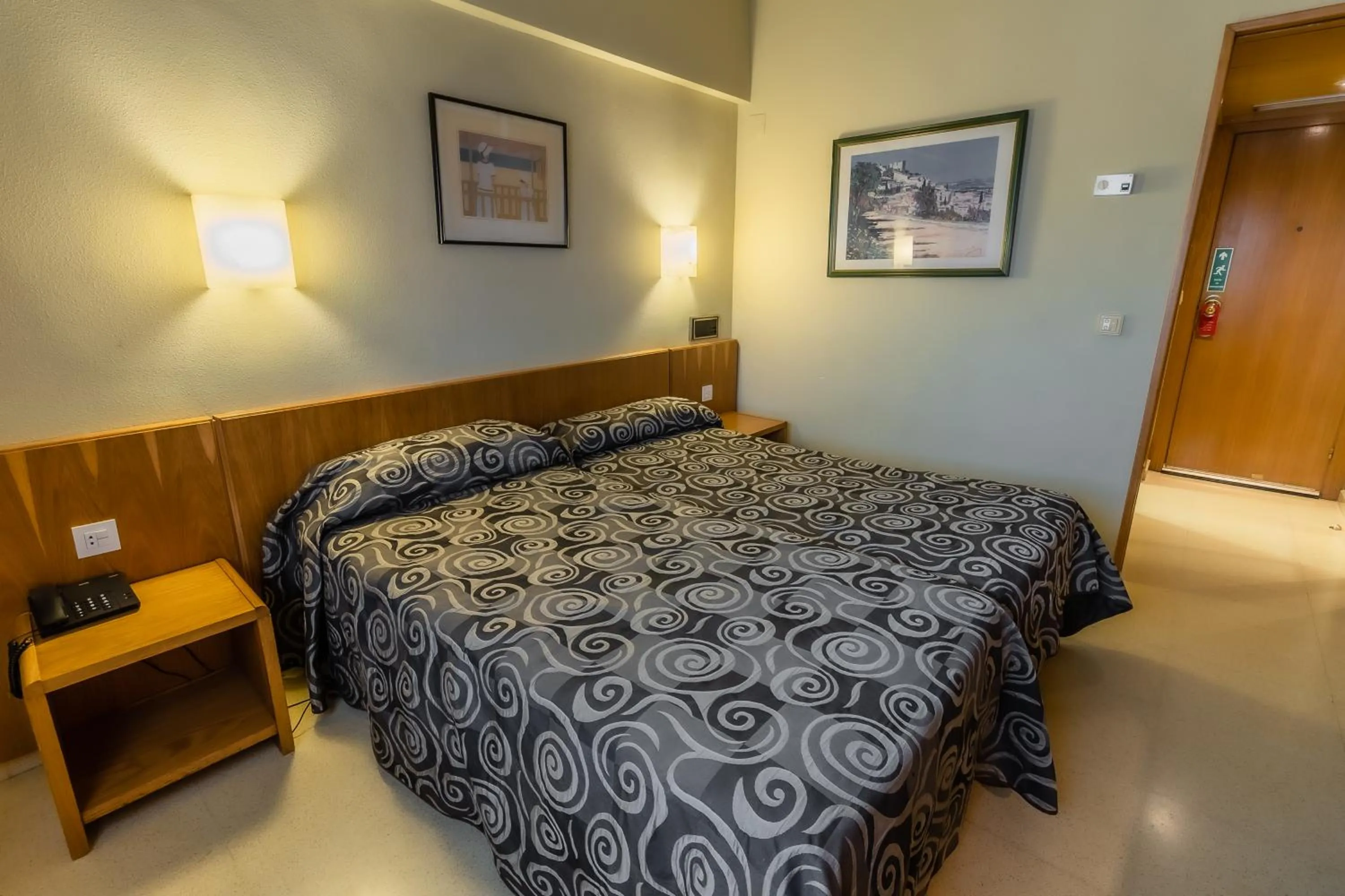 Bedroom, Bed in Hotel Alhama