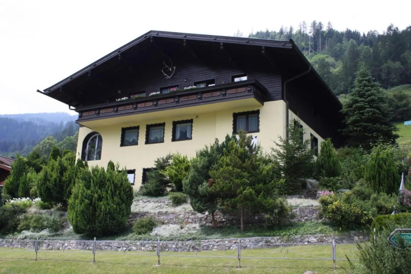 Property building in Alpenzeit Apartments