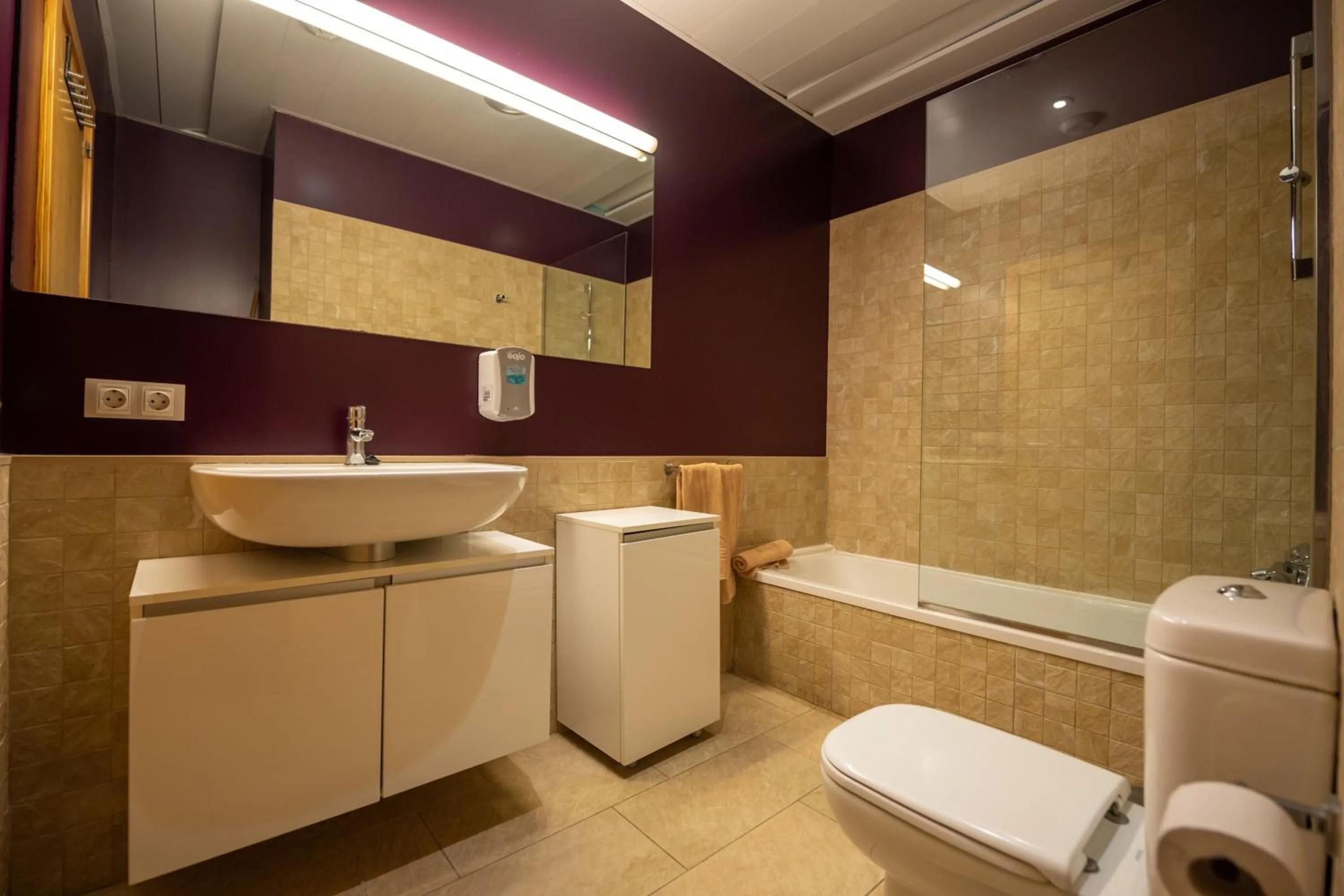 Toilet in L'Arcada de Fares