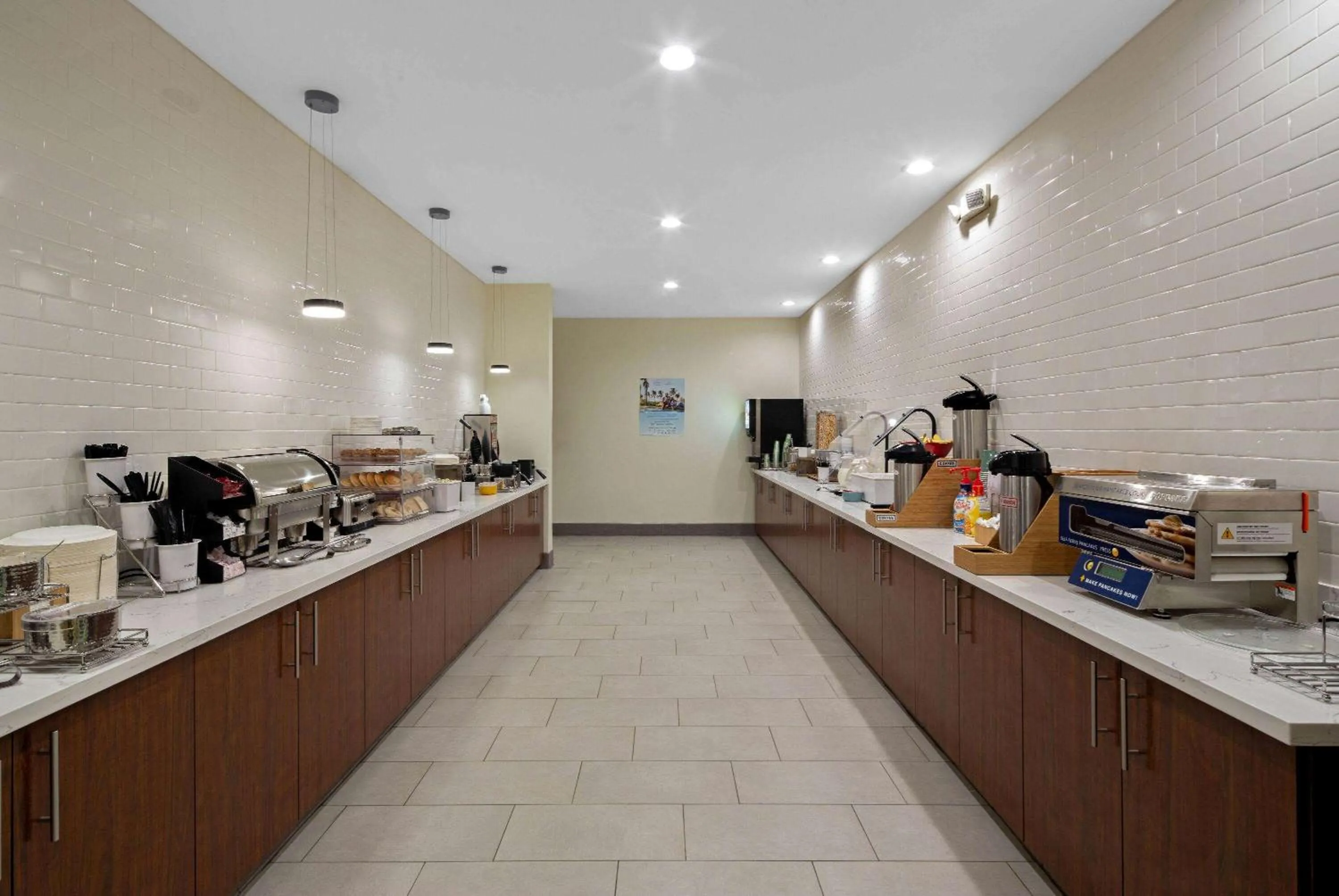 Dining area in La Quinta by Wyndham Morgan Hill-San Jose South