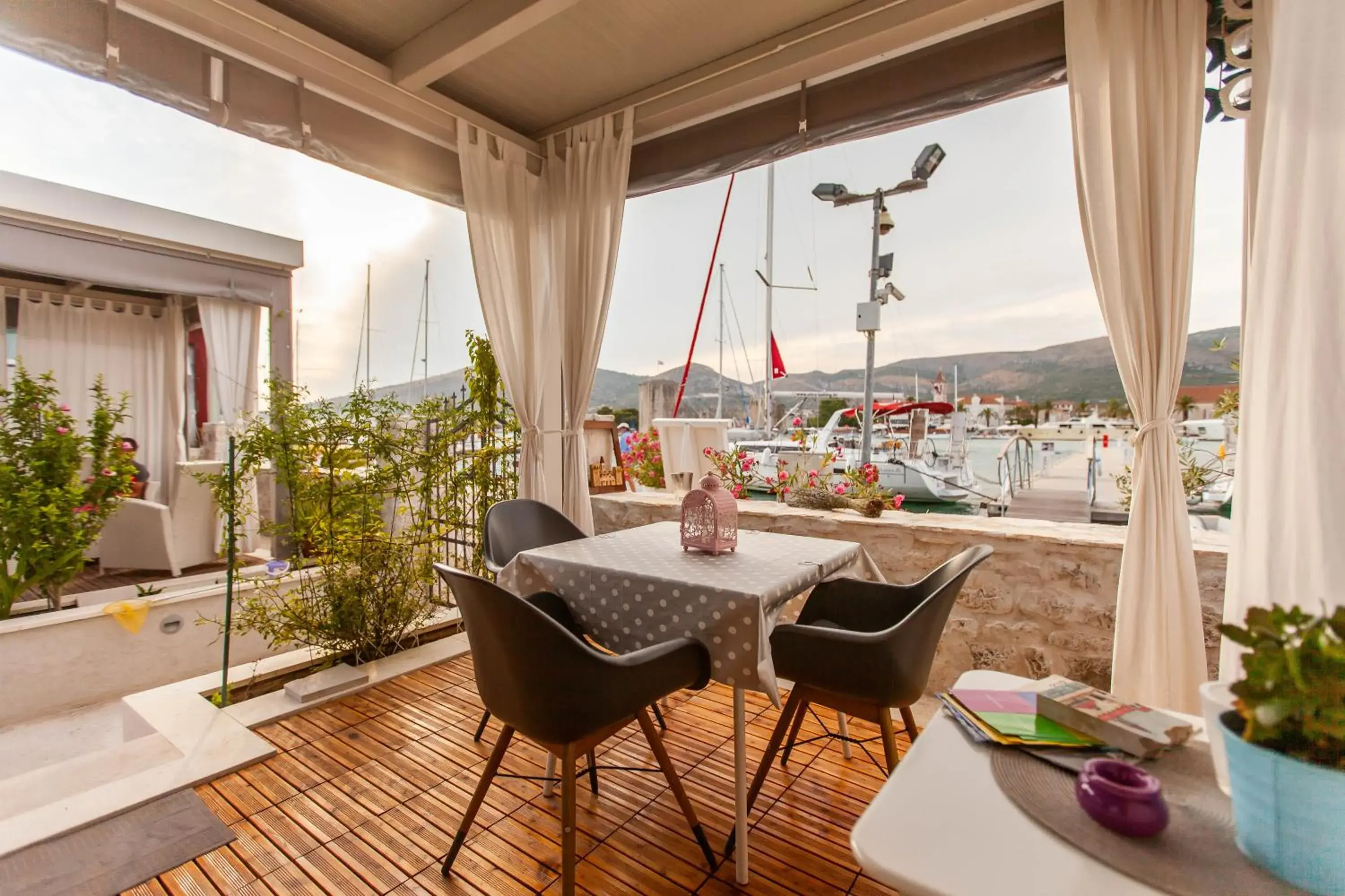 Studio Apartment with Sea View in Studio Tironi Studio Apartment with Sea View in Studio Tironi