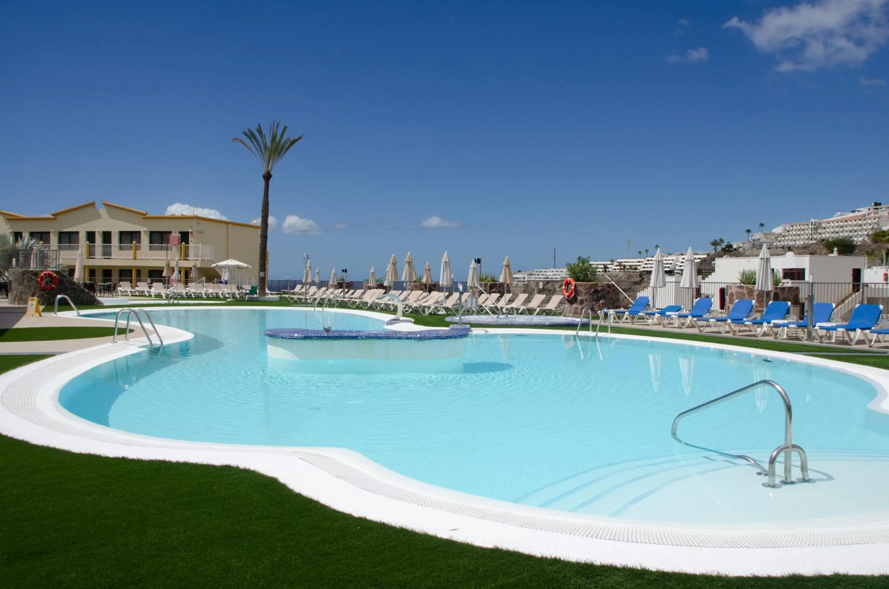 Apartamentos Natural Park