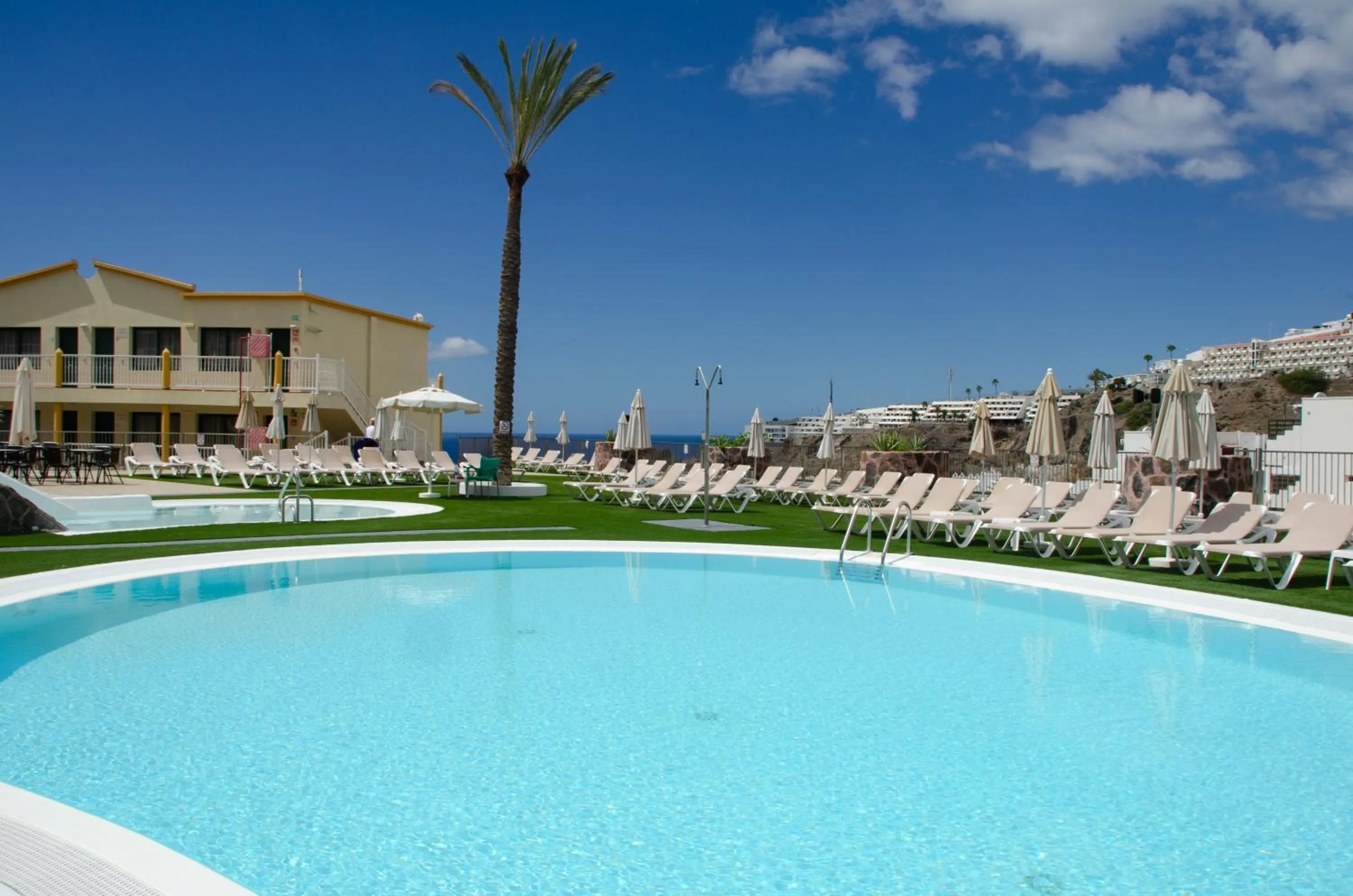 Apartamentos Natural Park