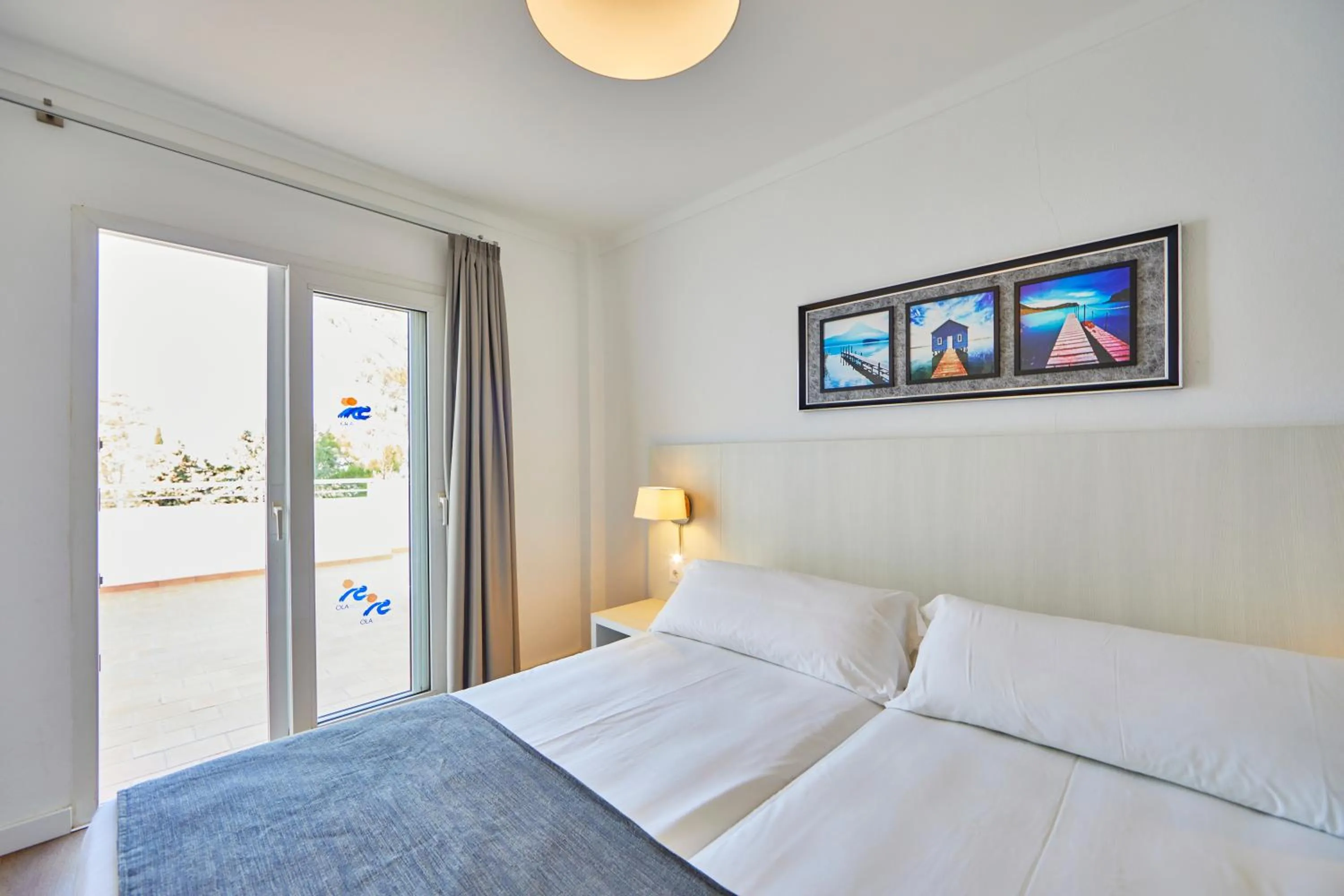 Bedroom, Bed in OLA Apartamentos Cala d'Or