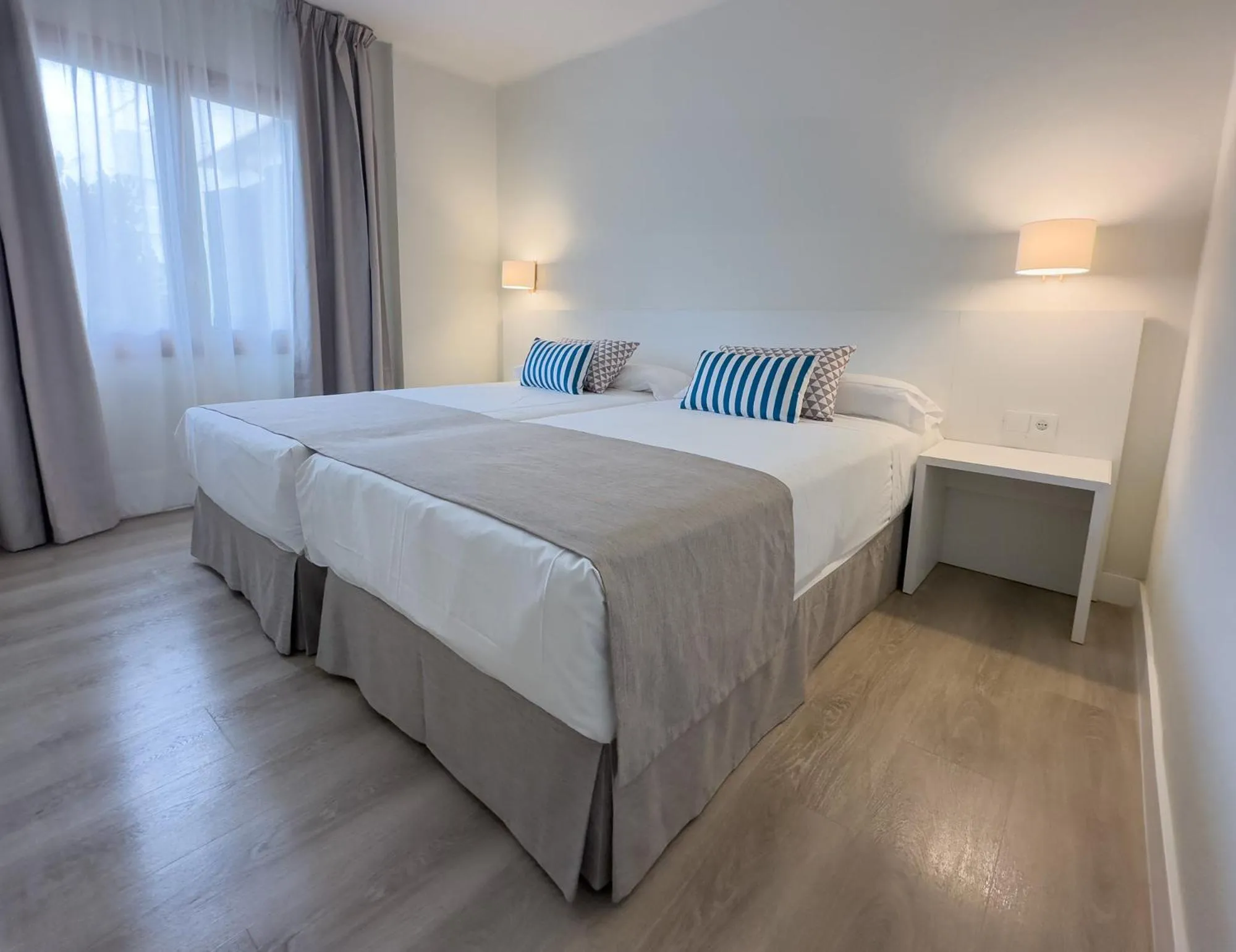 Bedroom, Bed in BLUESEA Es Bolero