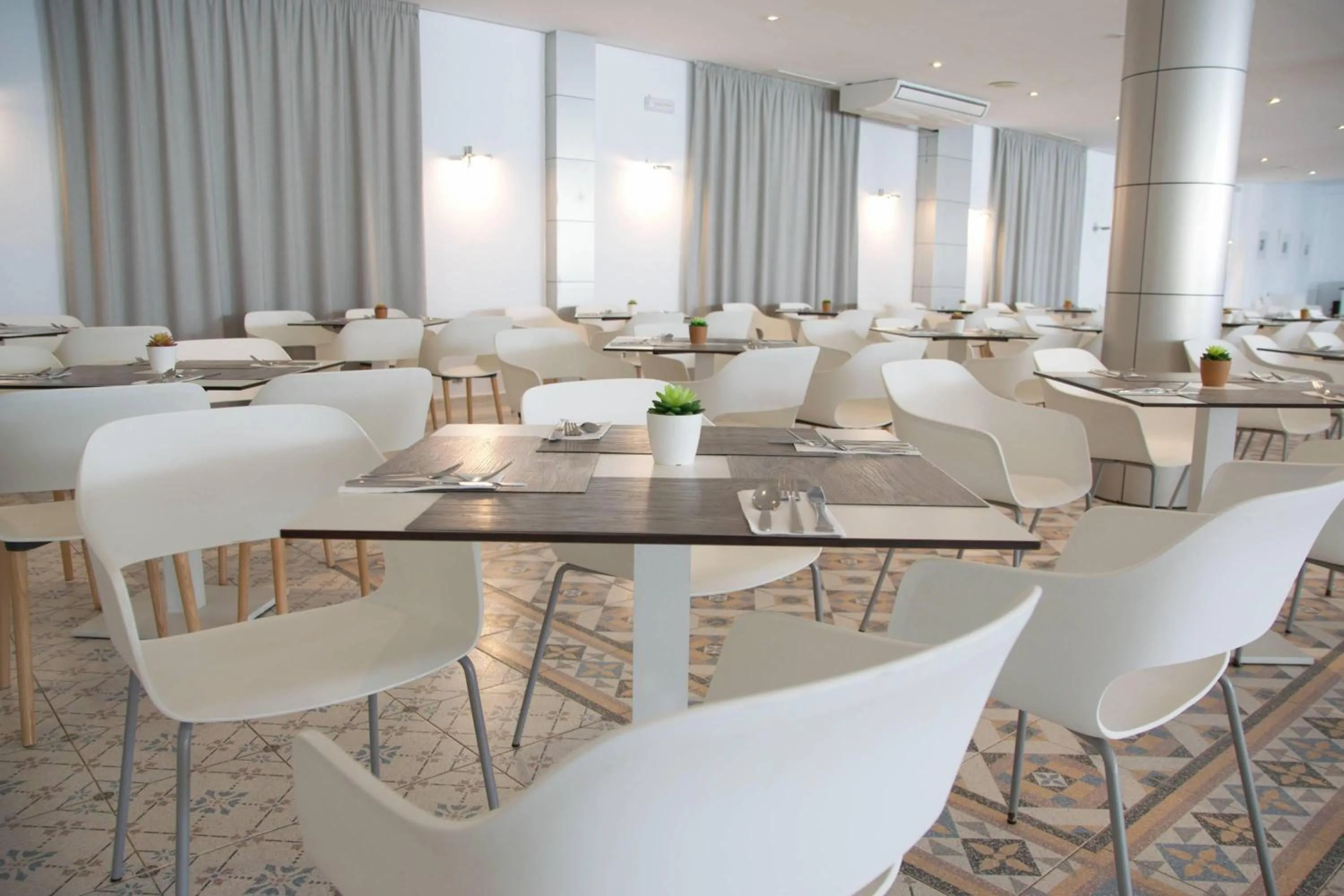 Restaurant/places to eat in BLUESEA Es Bolero