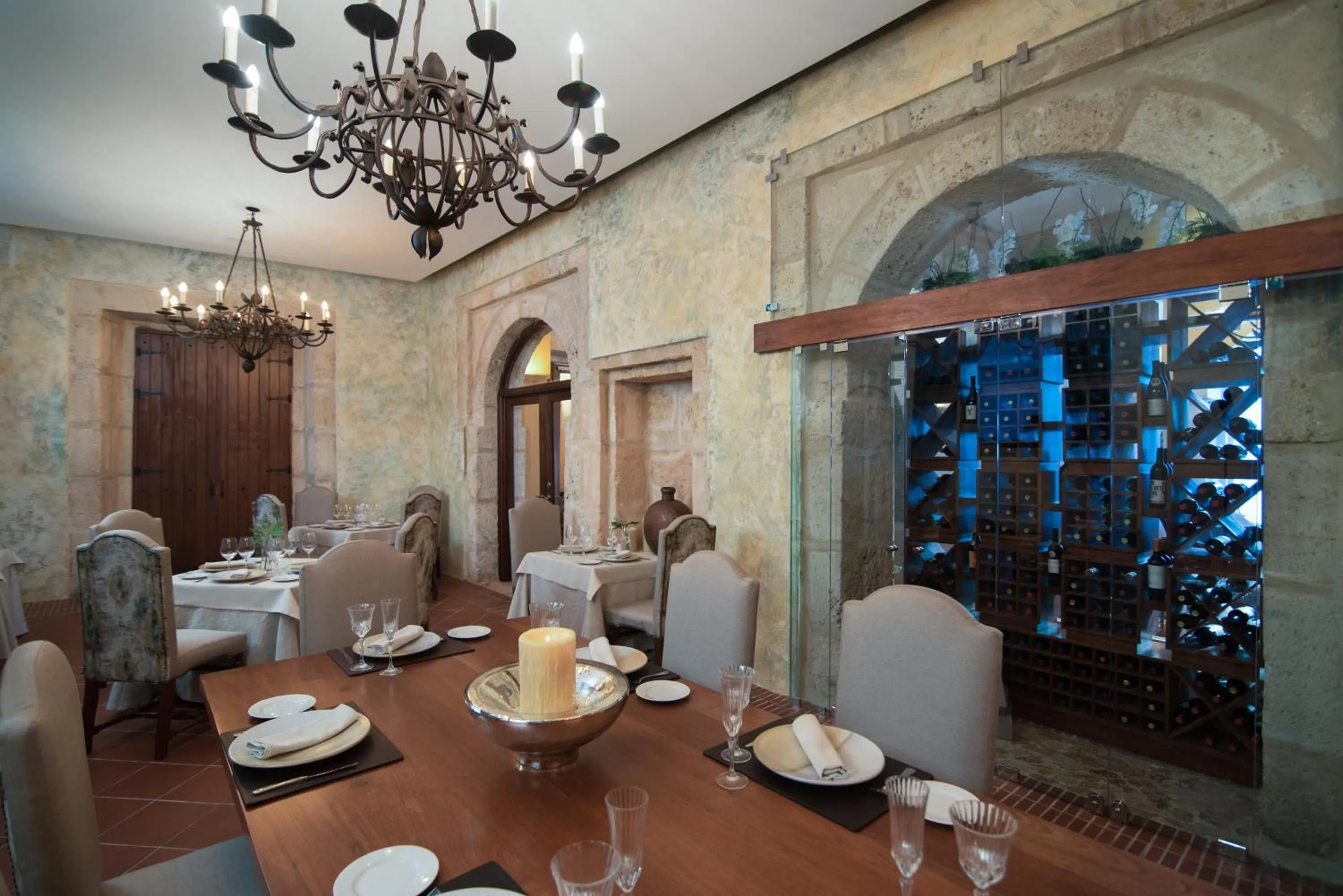 Restaurant/places to eat in Hodelpa Nicolás de Ovando