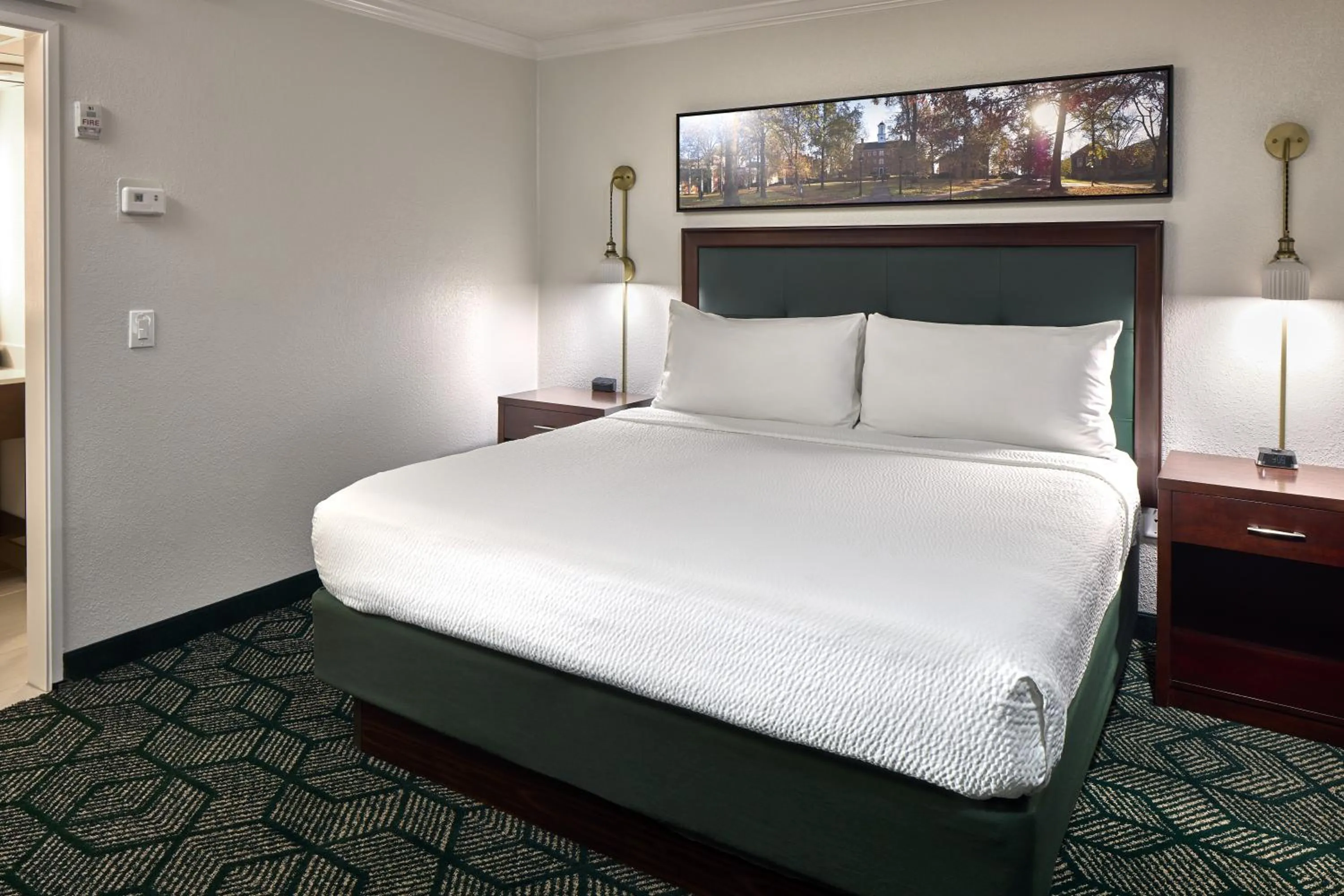 Bedroom, Bed in Ohio University Inn and Conference Center