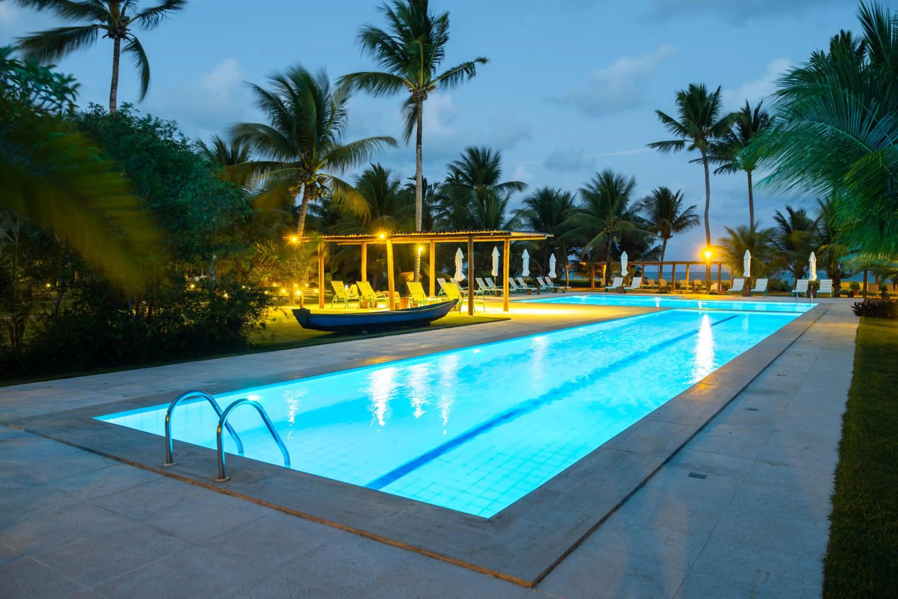 Swimming pool in Aldeia Beijupirá Pousada