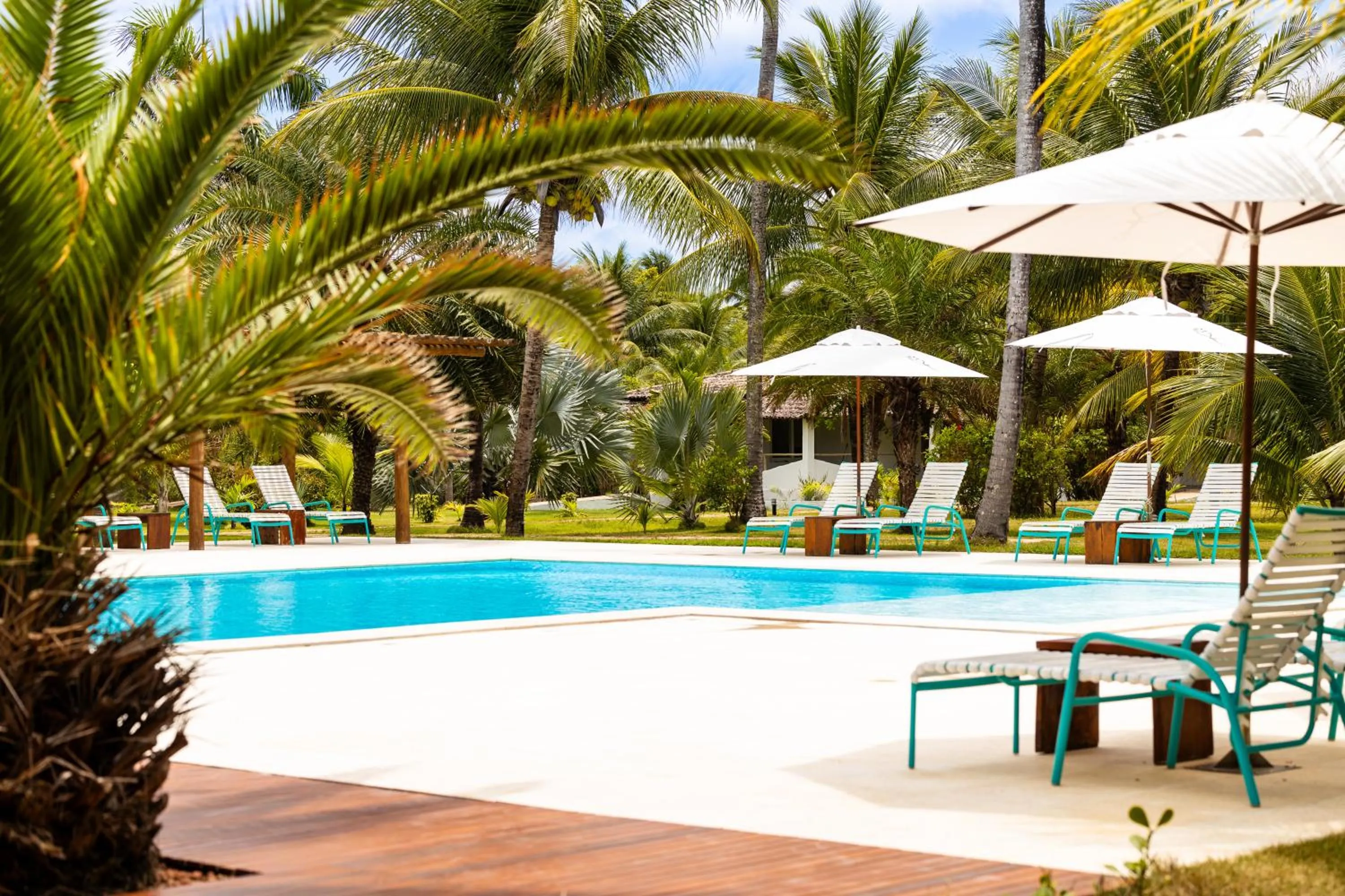 Swimming pool in Aldeia Beijupirá Pousada