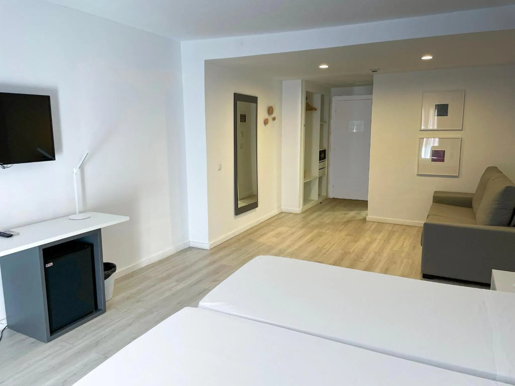 Photo of the whole room, Bed in BLUESEA Jandia Luz