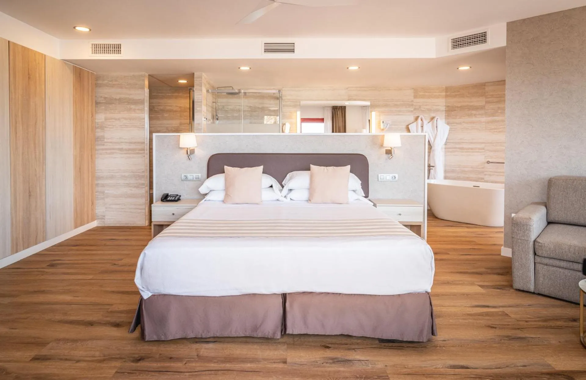 Bed in Hotel Angela - Adults Recommended