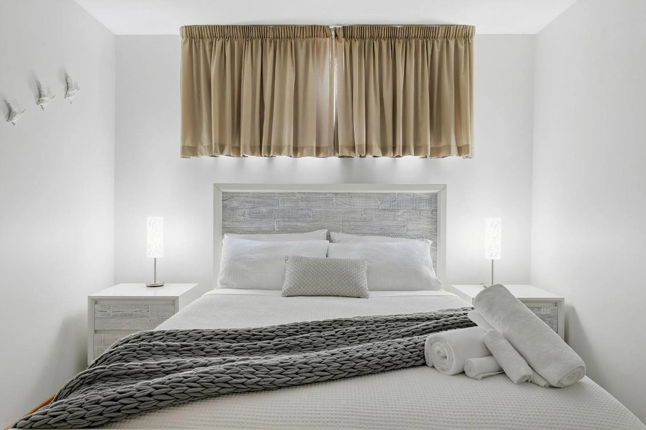 Bedroom, Bed in Otago Cottage