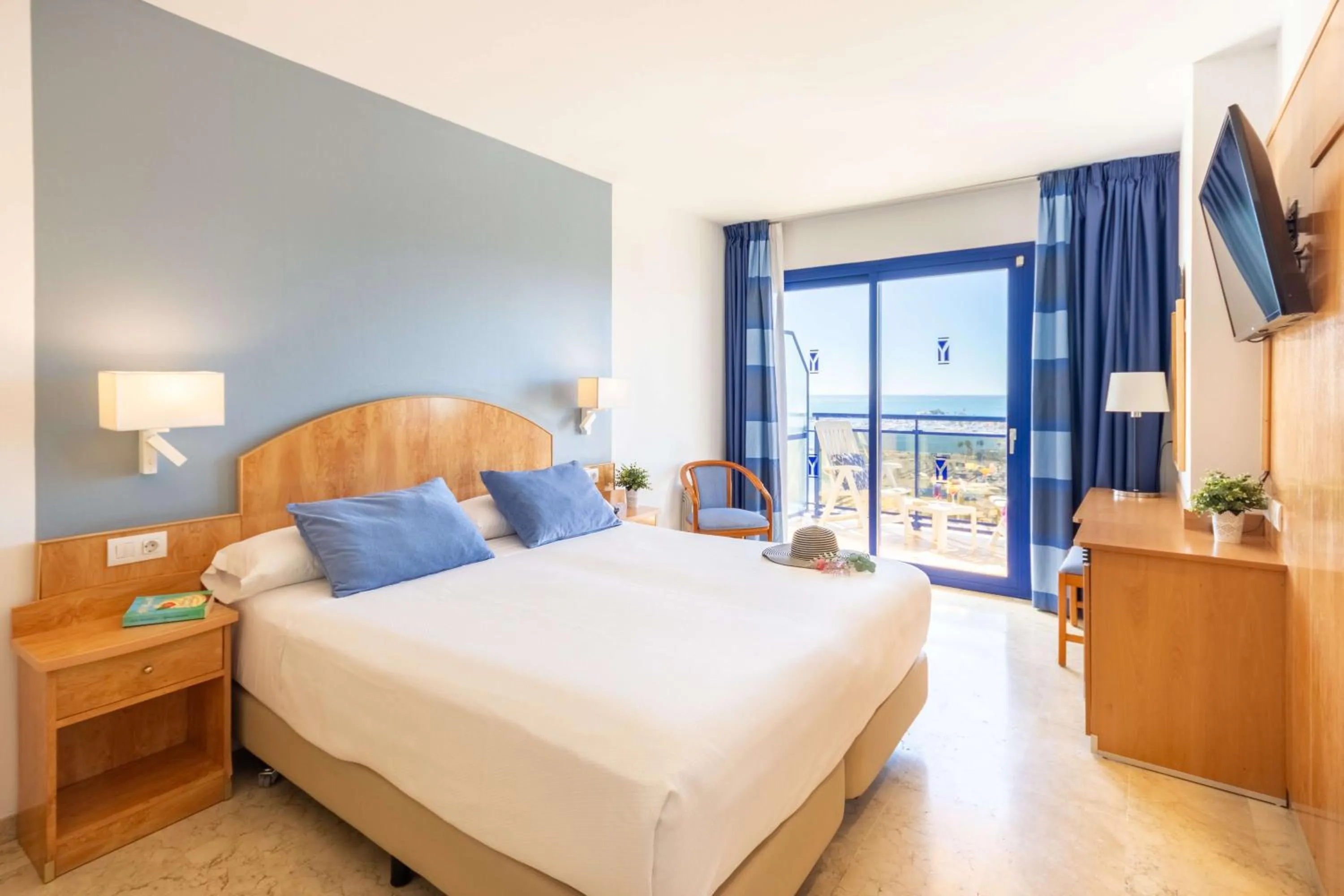 Photo of the whole room, Bed in Hotel Yaramar - Adults Recommended