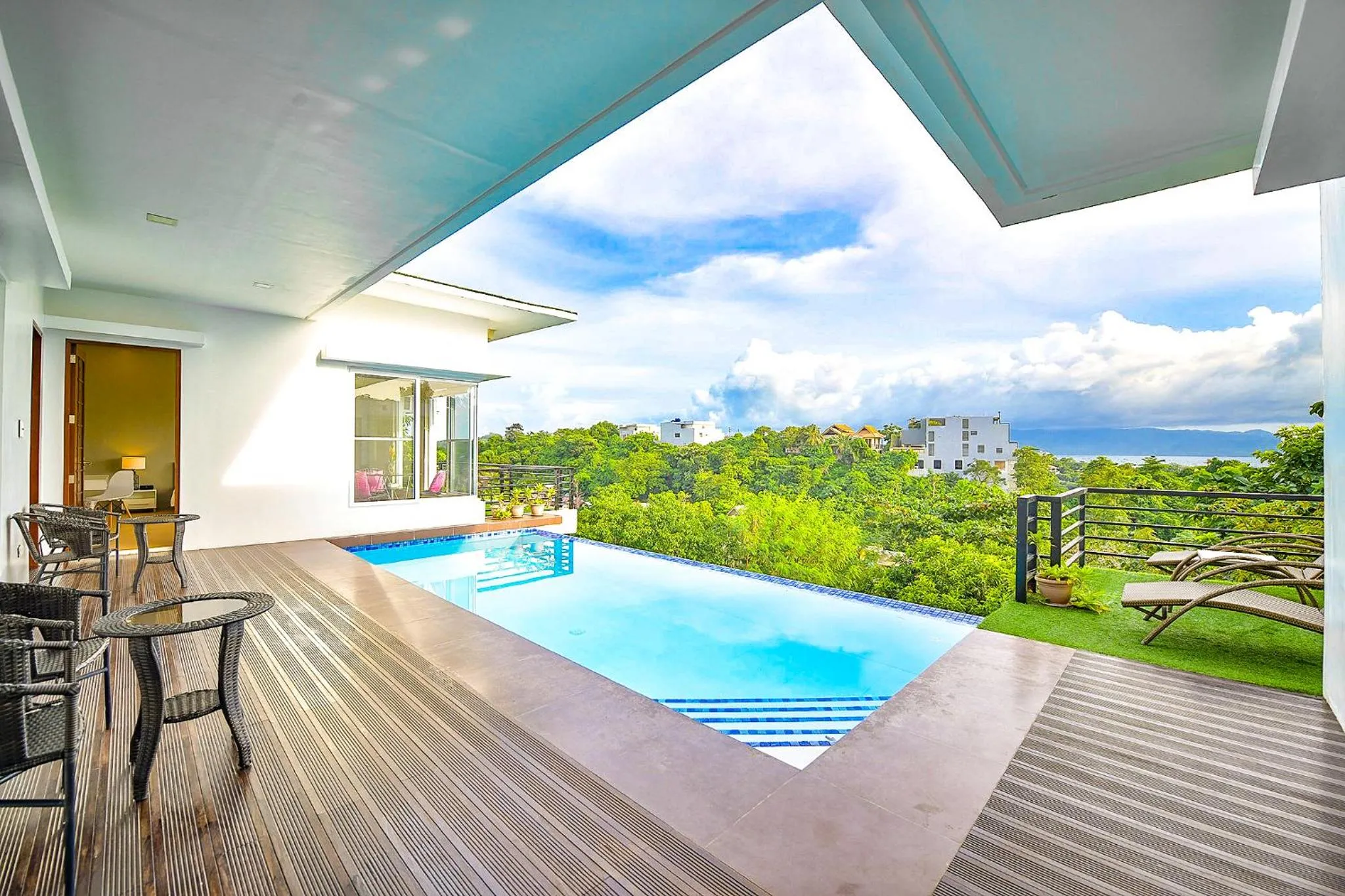 Swimming pool in One Hagdan Villas