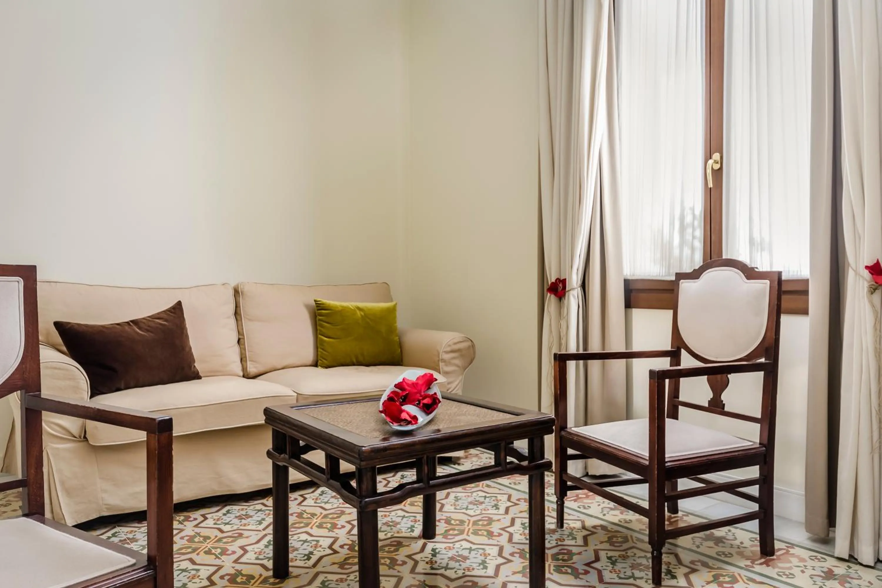 TV and multimedia in Hotel YIT Casa Grande