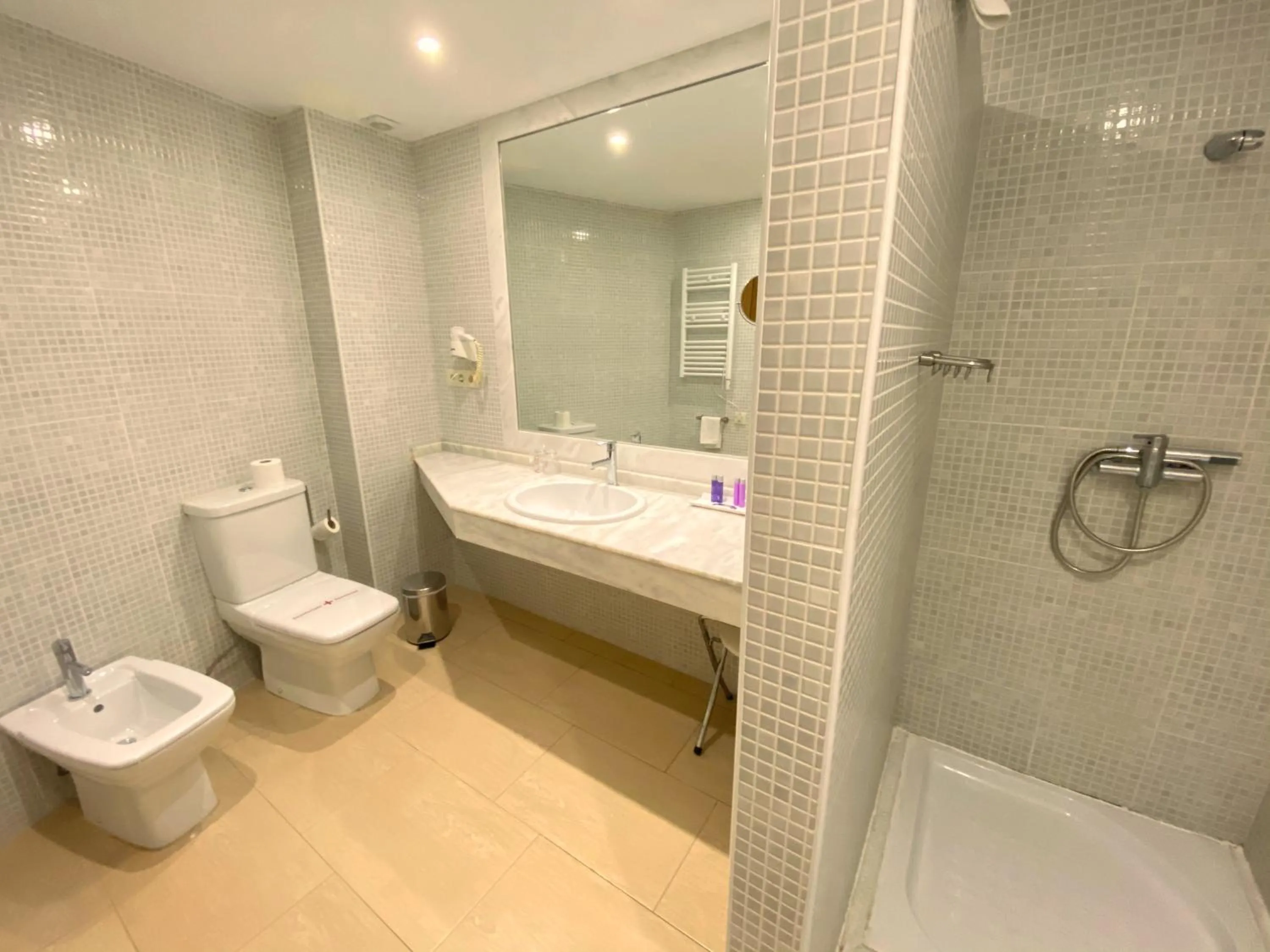 Shower in Mirador de La Portilla