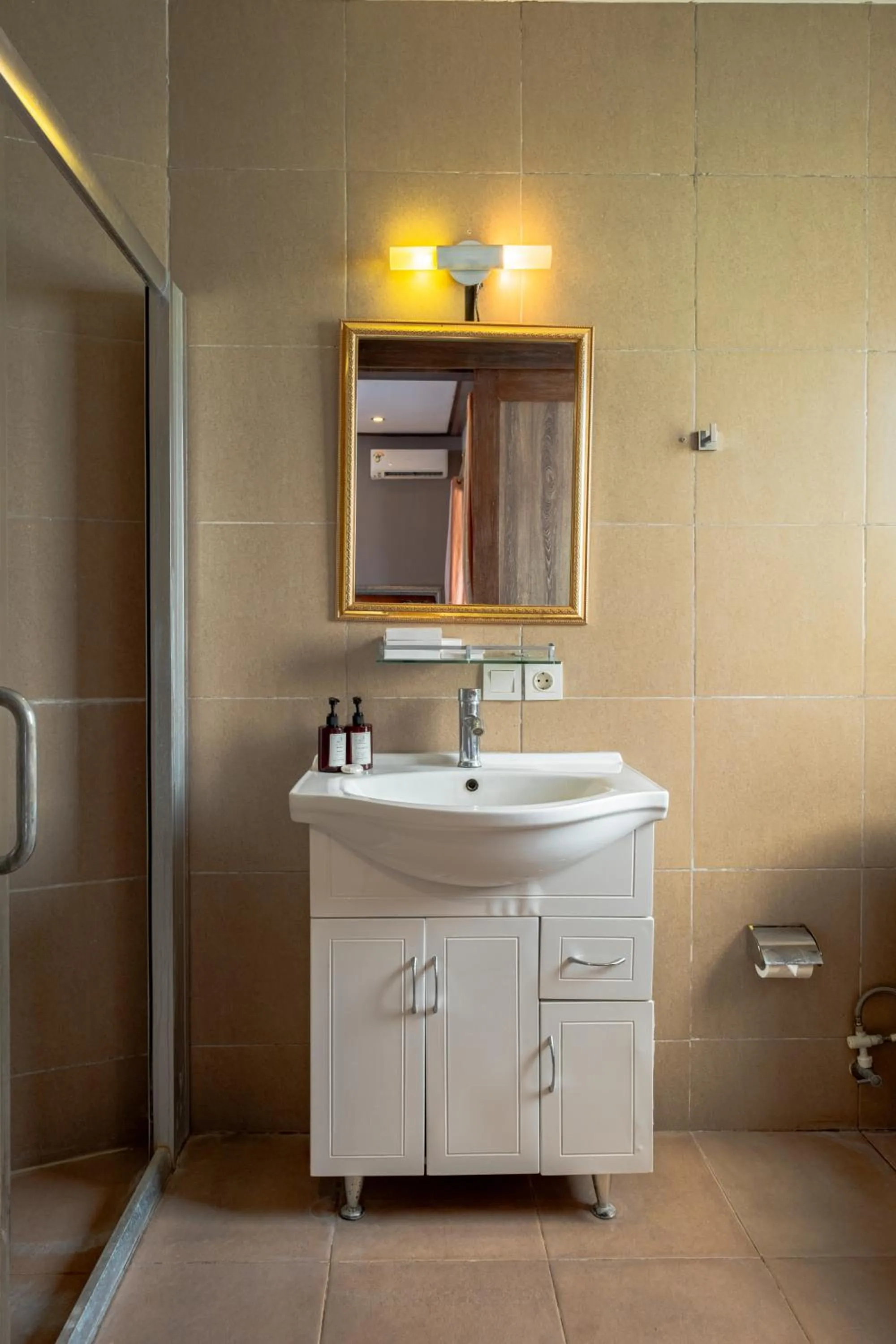 Bathroom in Puri Sabina Bed & Breakfast