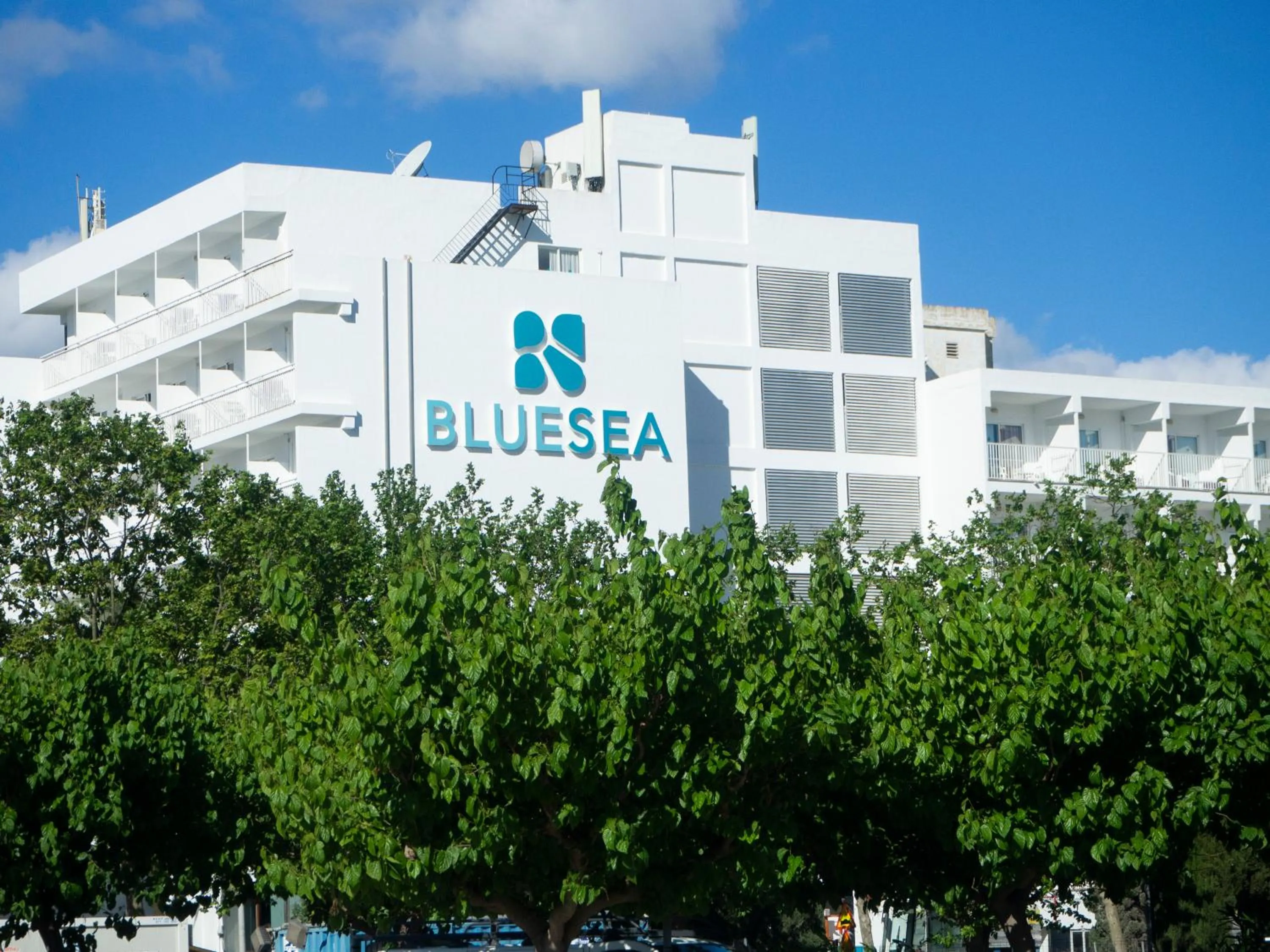 Facade/entrance in BLUESEA Piscis - Adults Only