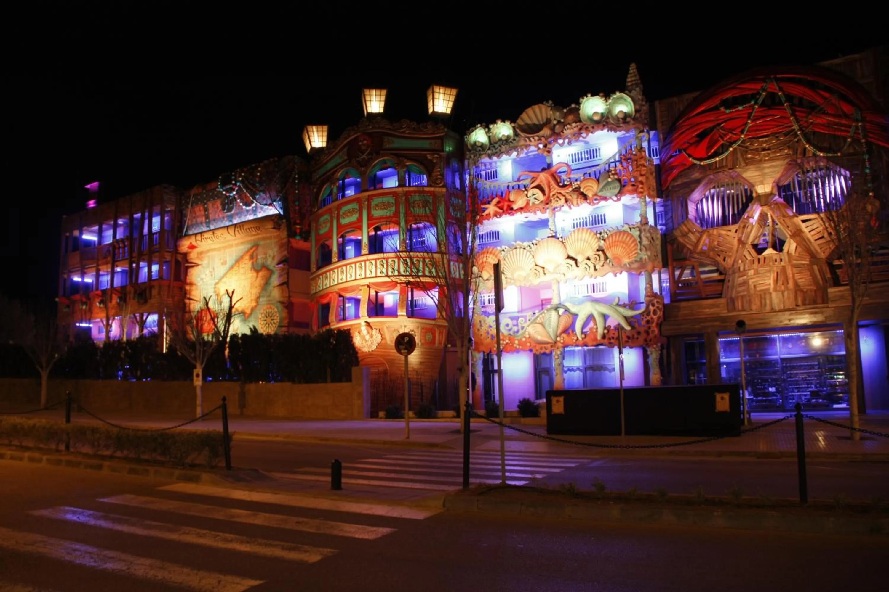 Facade/entrance in Pirates Village