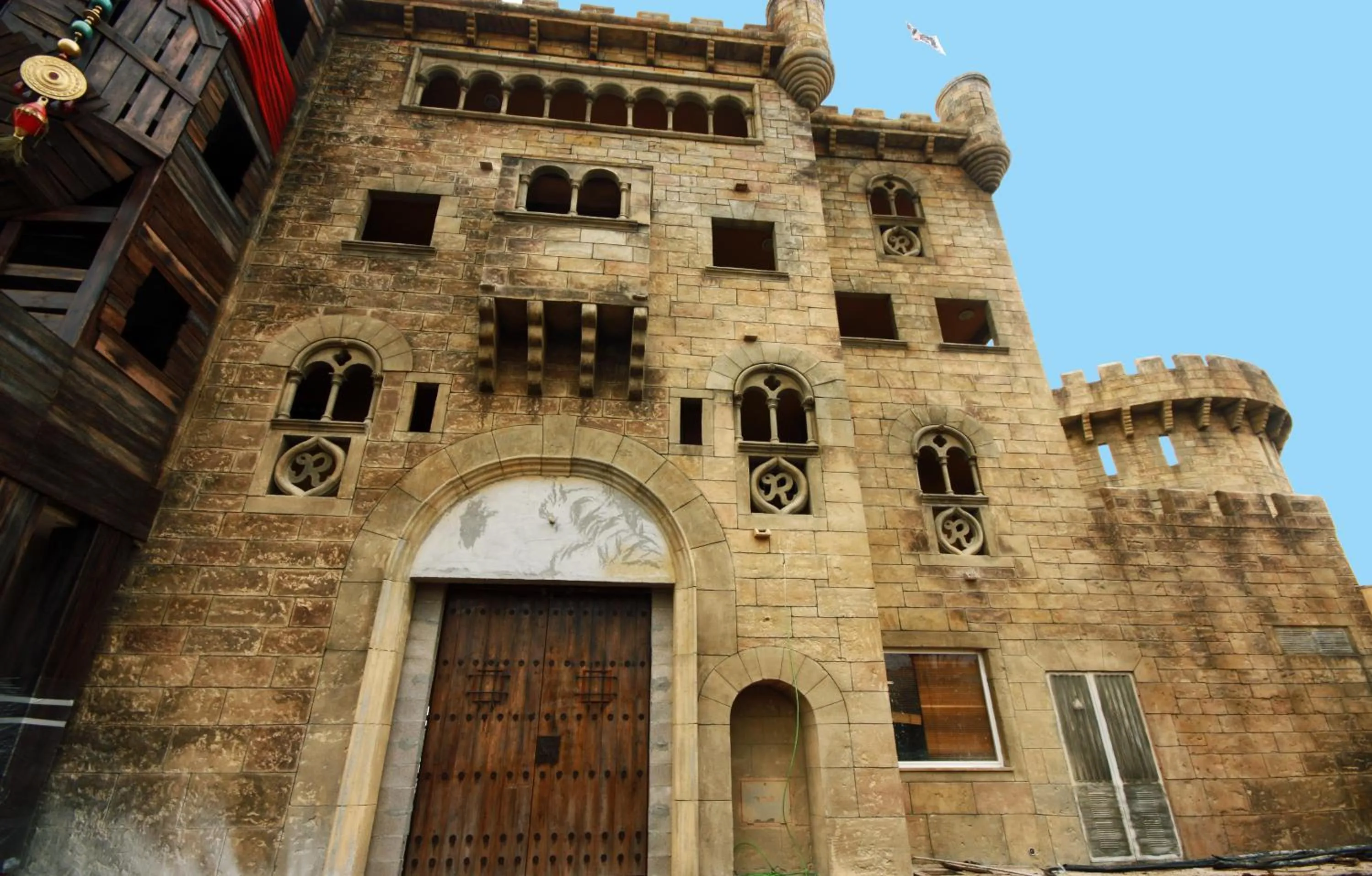 Facade/entrance in Pirates Village