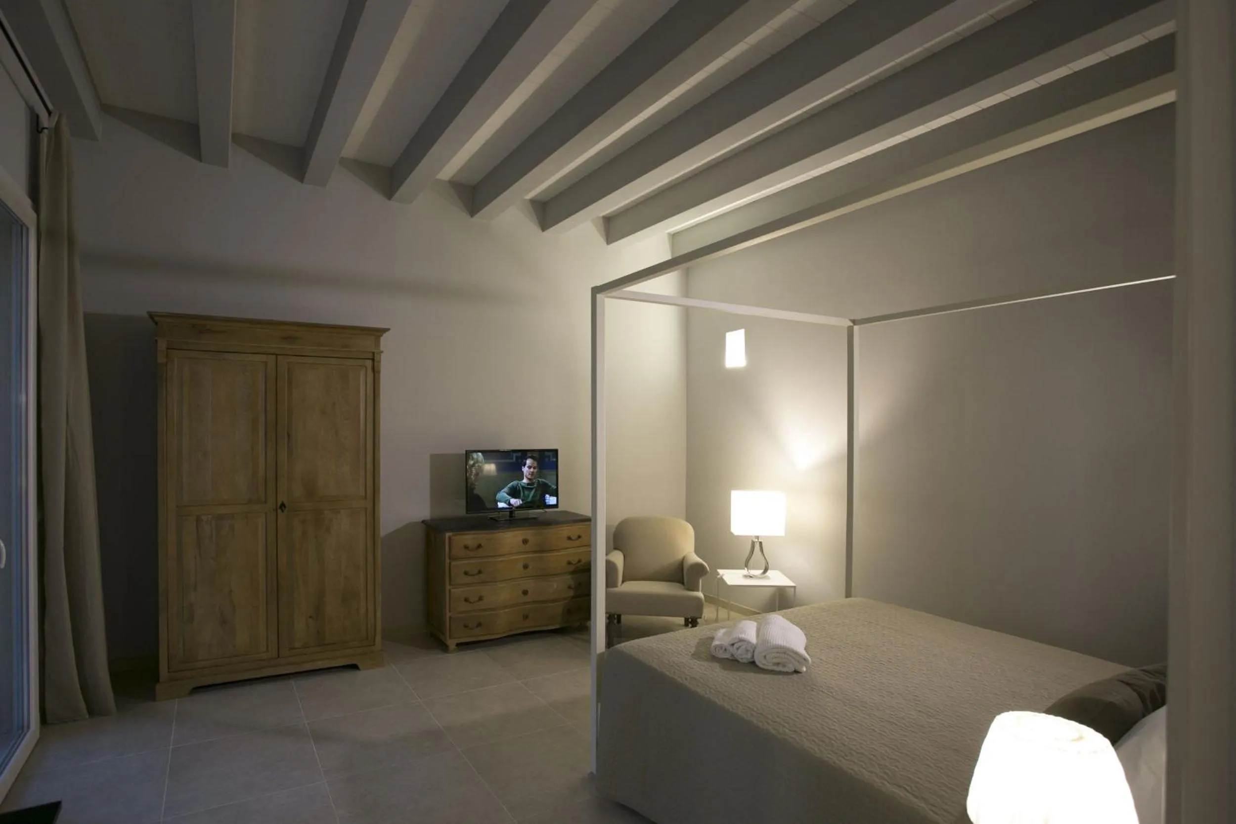 TV and multimedia, Bed in Corte Olea Resort