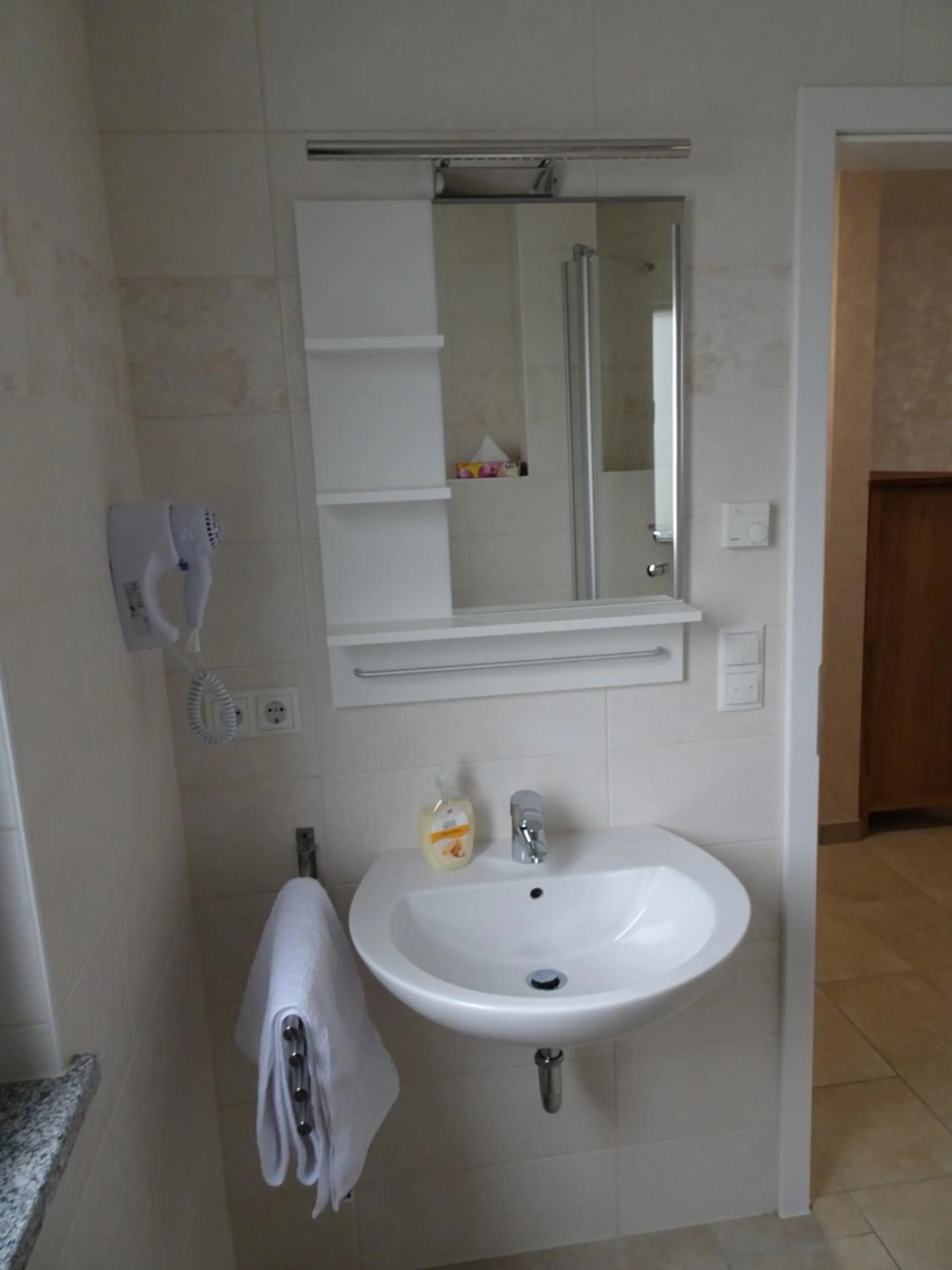 Bathroom in Hilda Apartments Rust