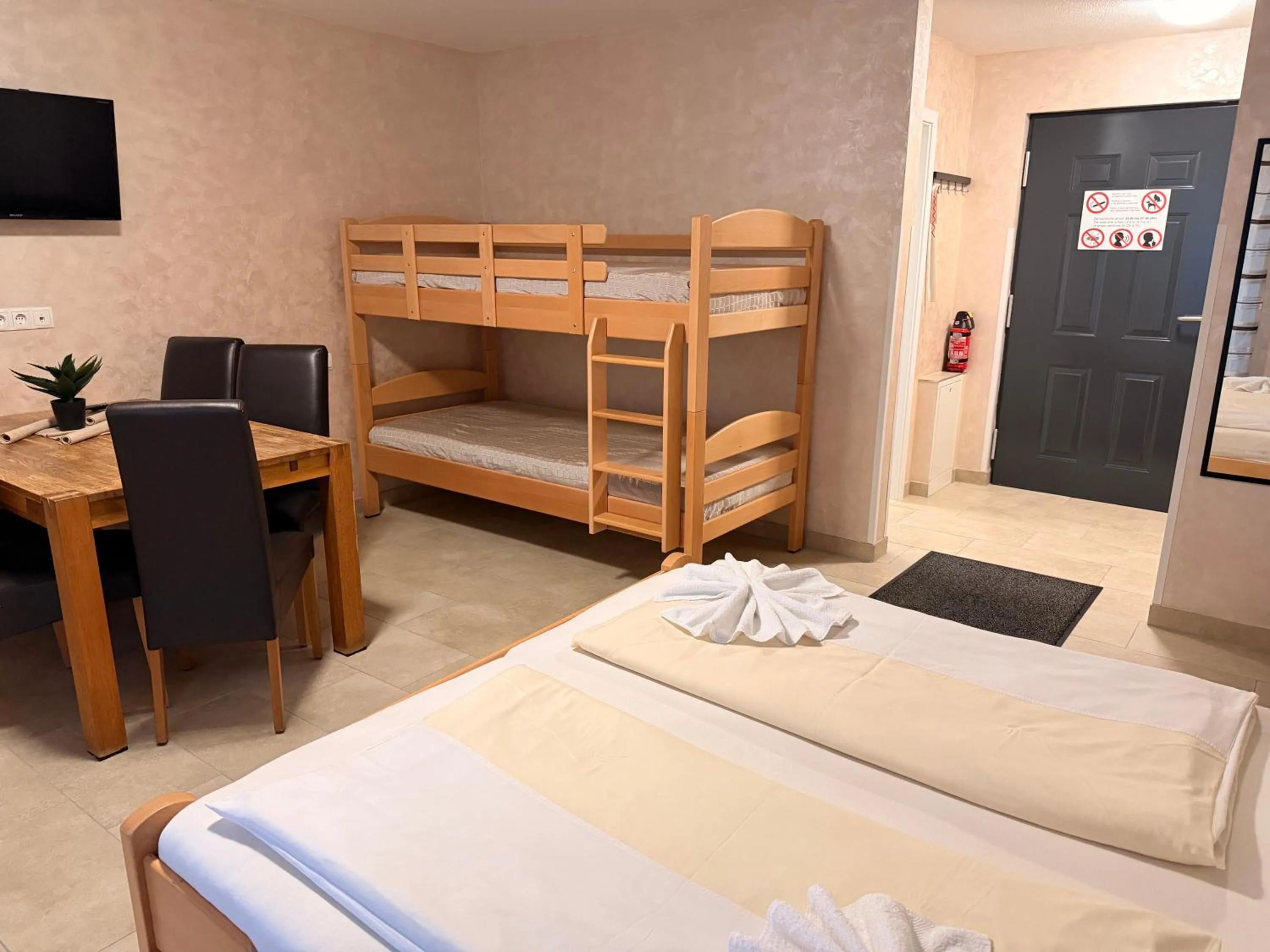 bunk bed, Bed in Hilda Apartments Rust