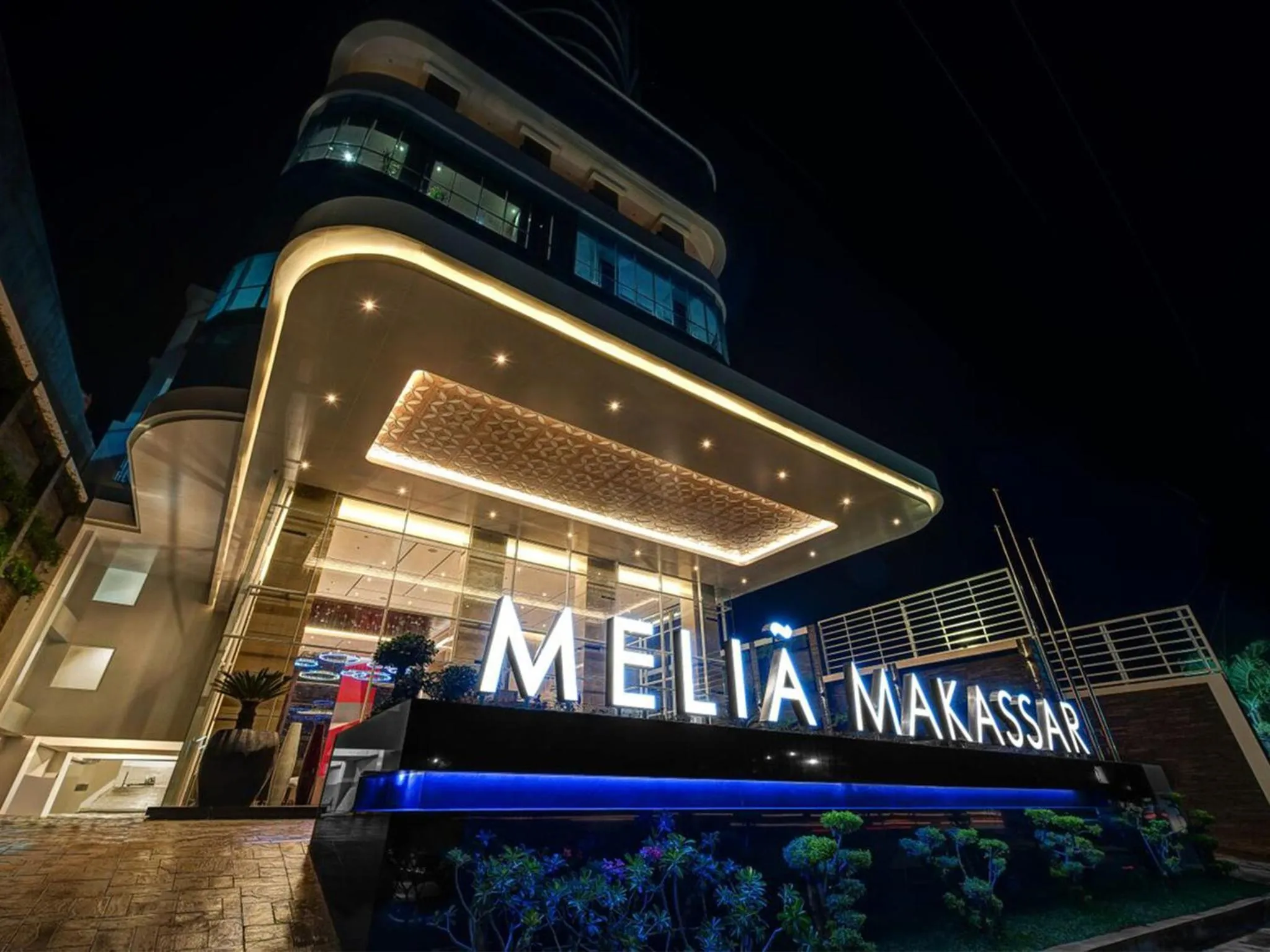 Facade/entrance in Melia Makassar