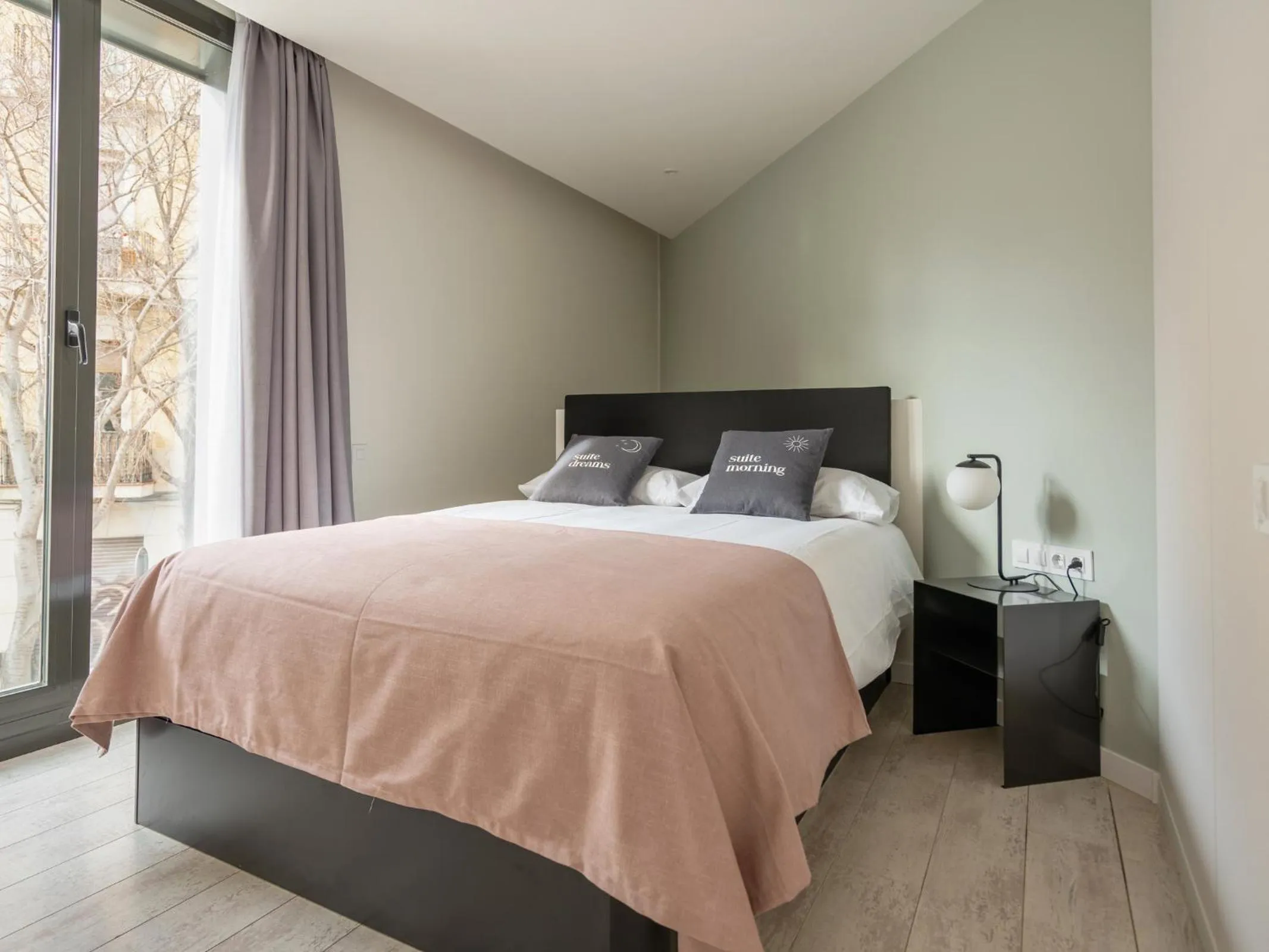 Bed in Limehome Barcelona Rector Triadó