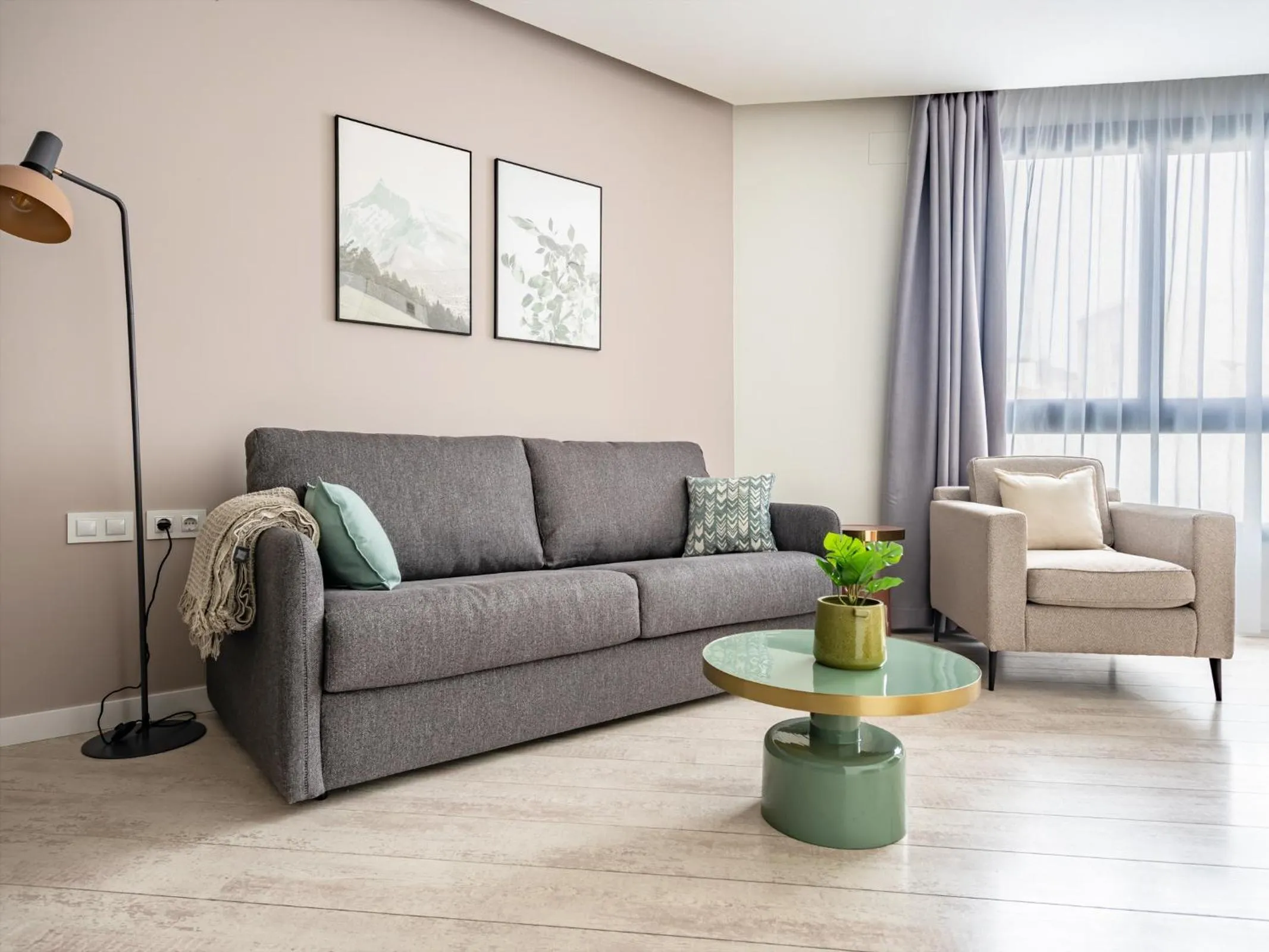 Living room in Limehome Barcelona Rector Triadó