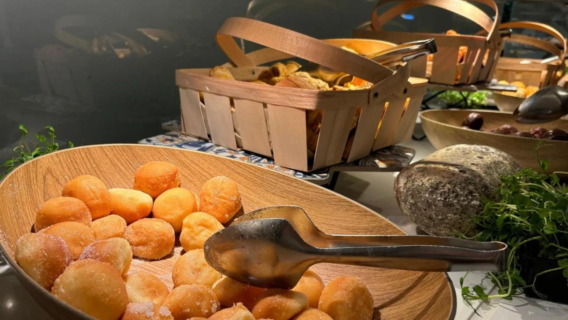 Restaurant/places to eat in Evenia Olympic Palace