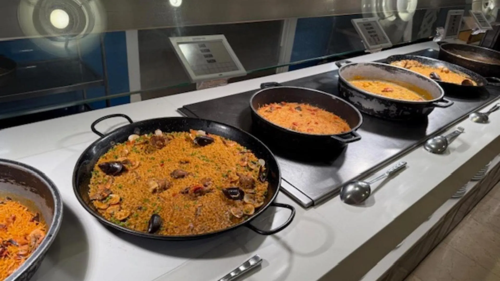 Restaurant/places to eat in Evenia Olympic Palace