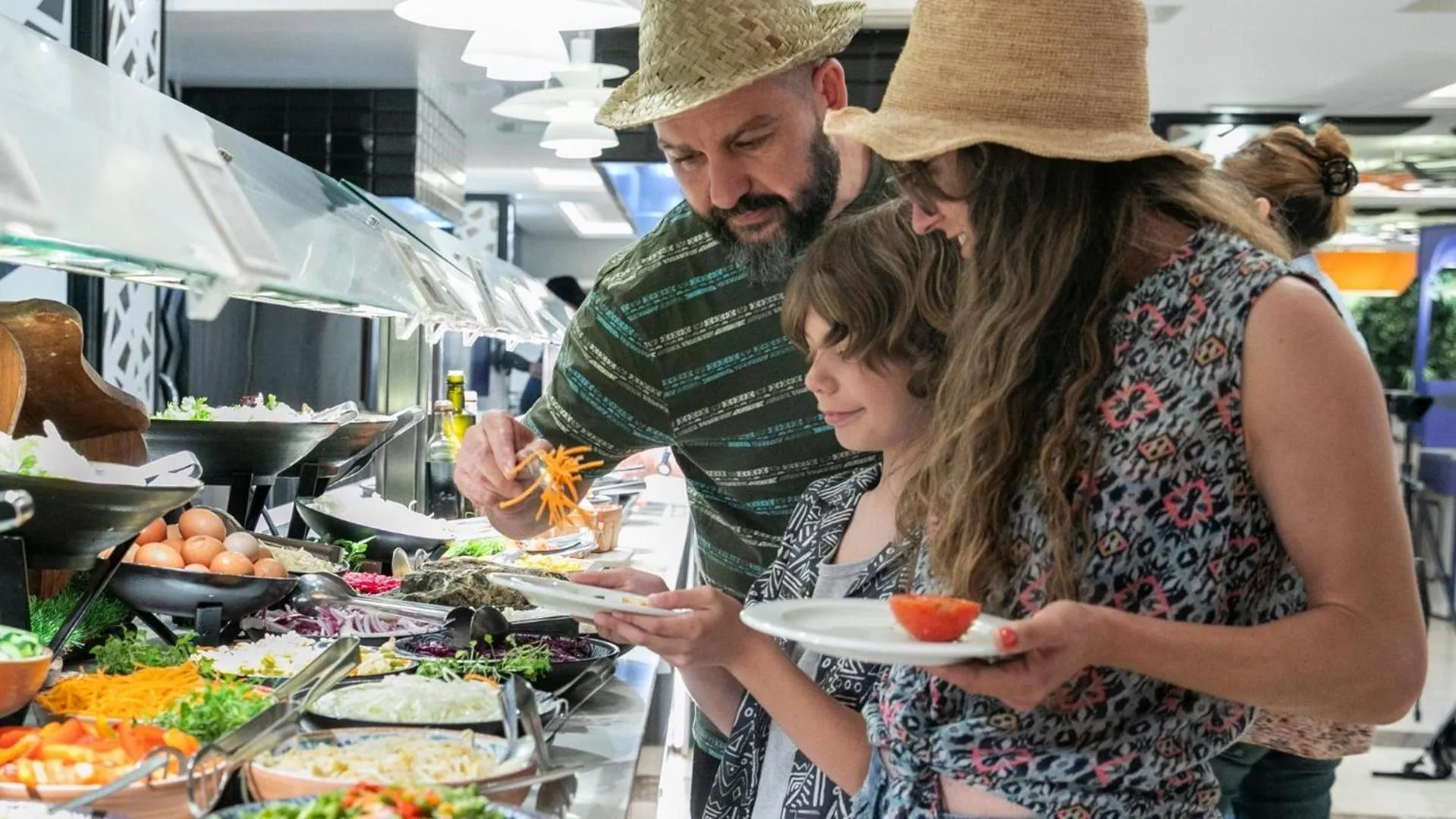 Restaurant/places to eat in Evenia Olympic Palace