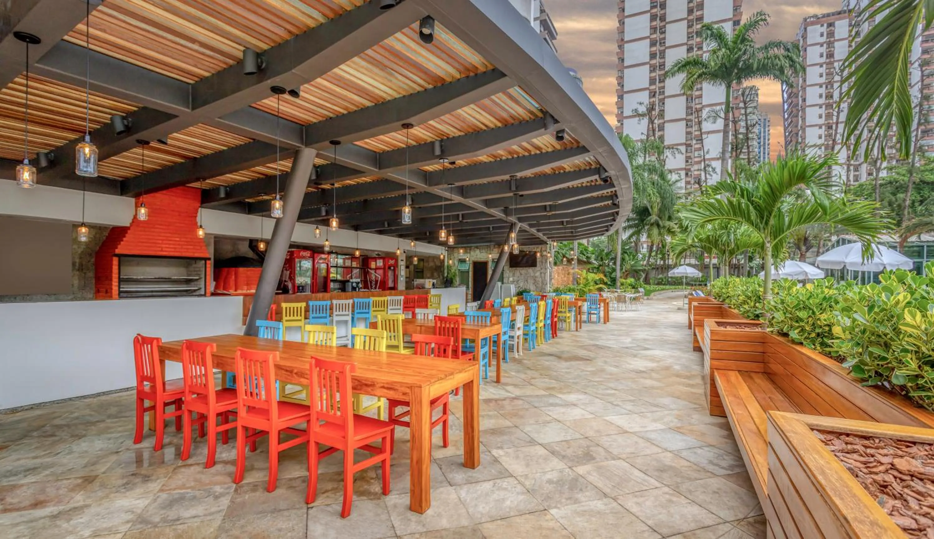 Restaurant/places to eat in Wyndham Rio Barra