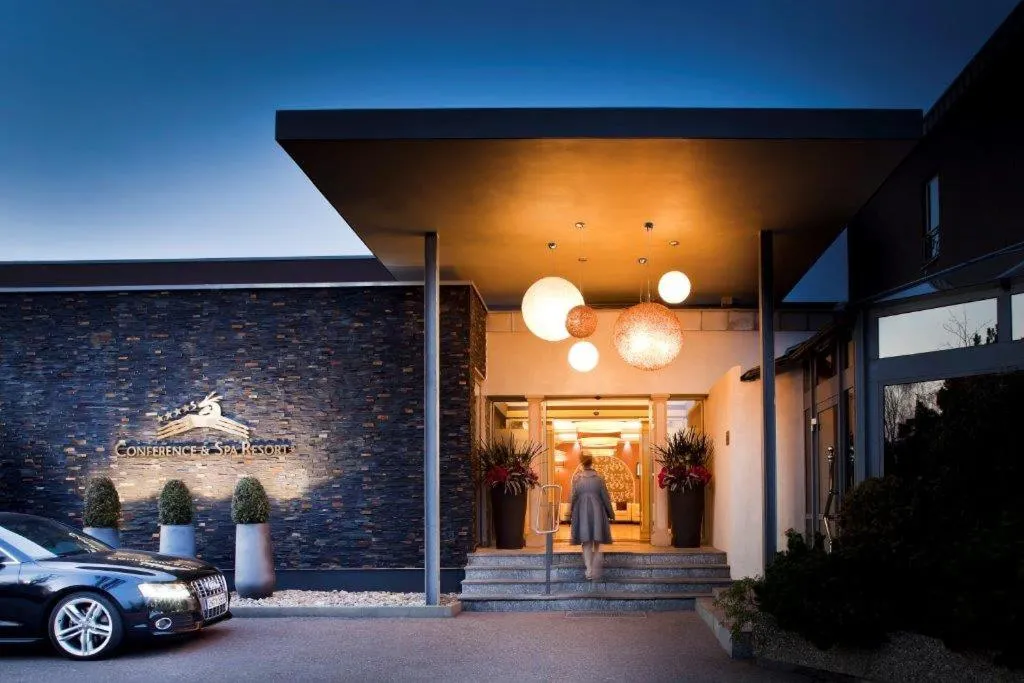 Facade/entrance in Parkhotel Heidehof Apartements