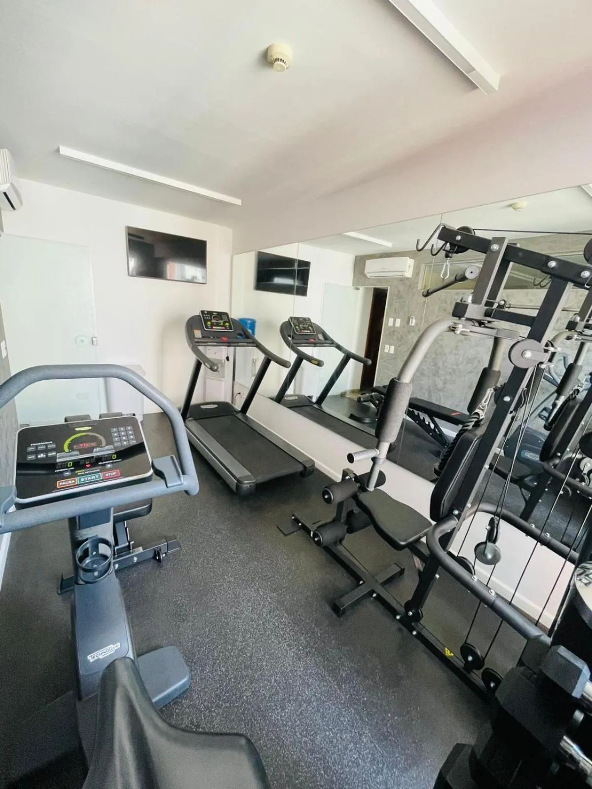 Fitness centre/facilities in Regent Park Suite Hotel