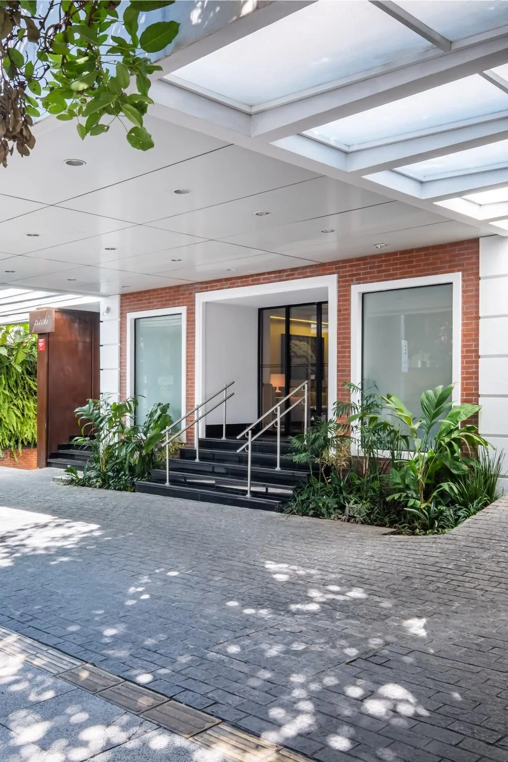 Facade/entrance in Regent Park Suite Hotel