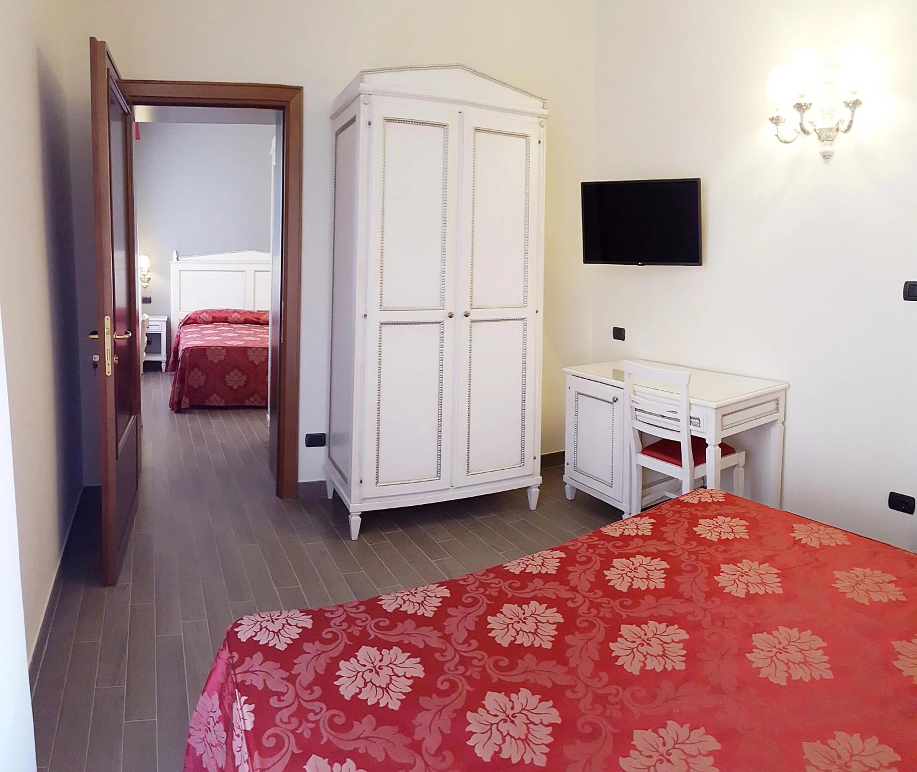 Other, Bed in Notti sull'Adige