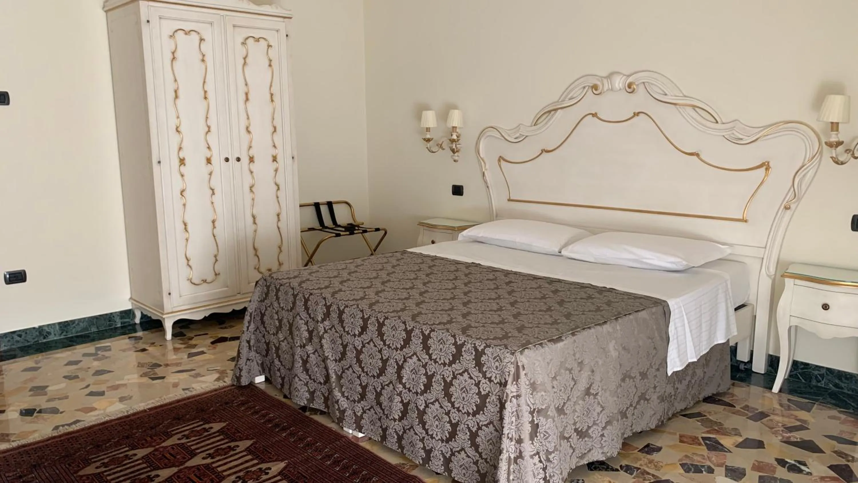 Photo of the whole room, Bed in Notti sull'Adige