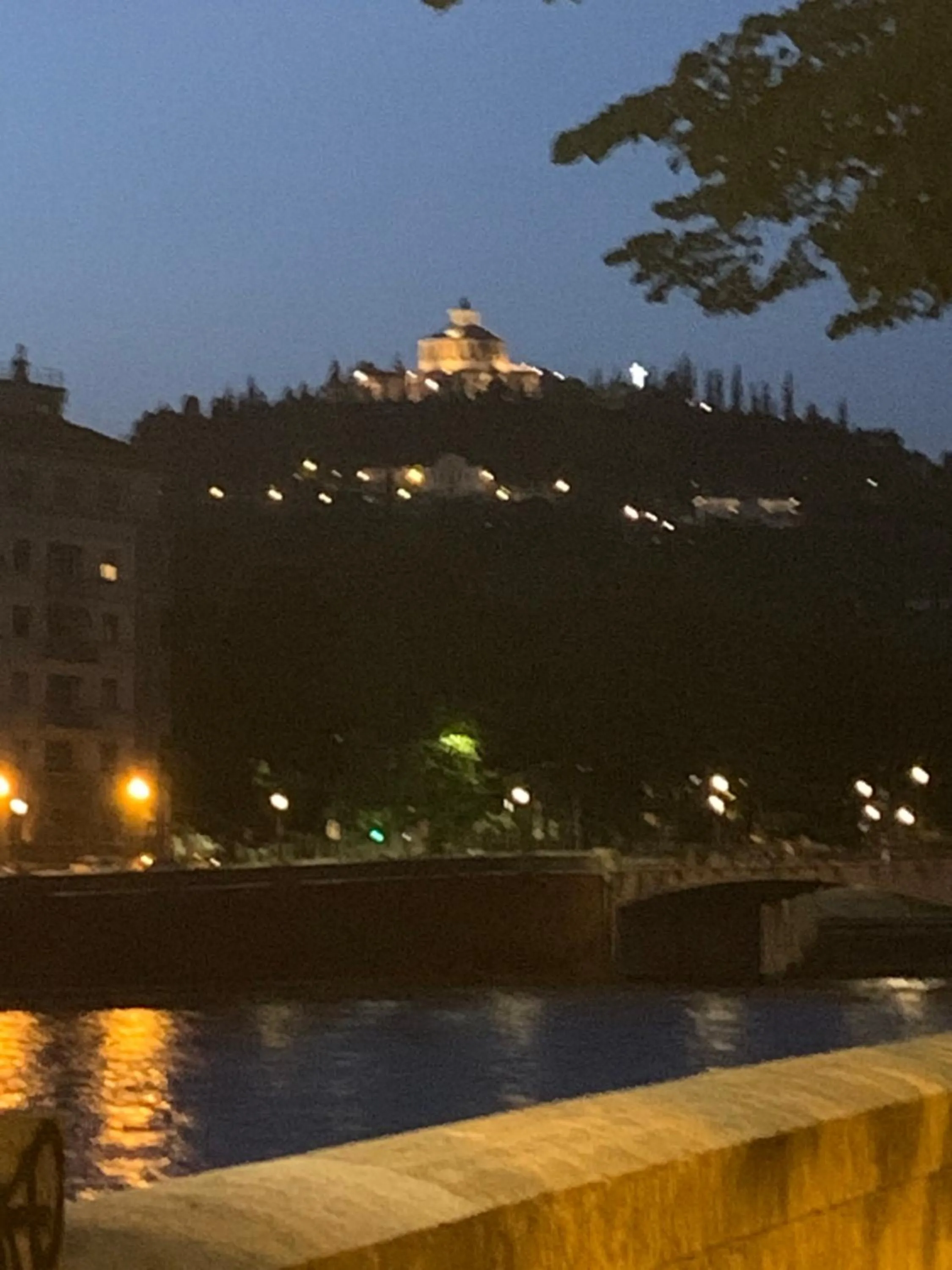 Neighbourhood in Notti sull'Adige