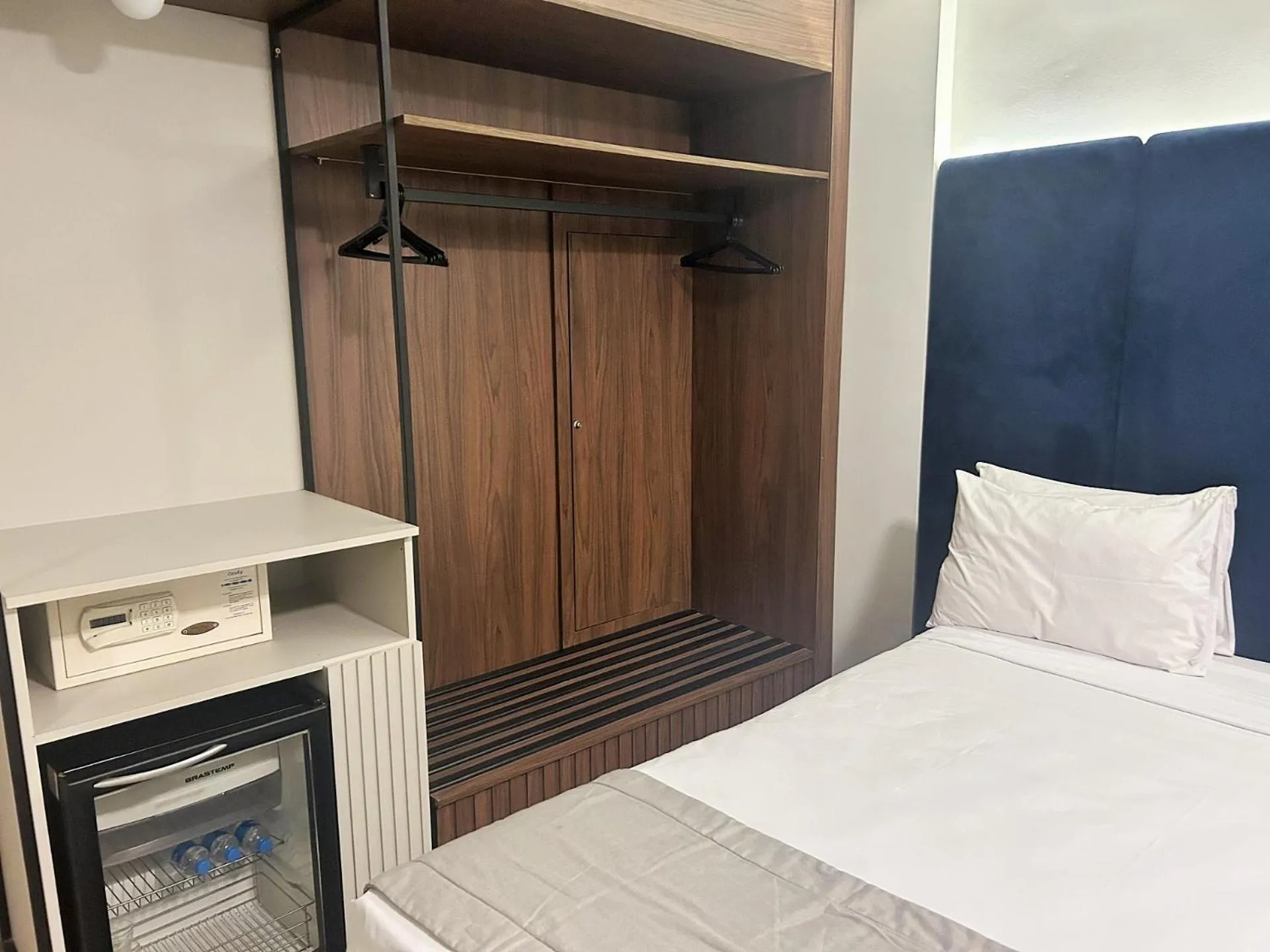 minibar, Bed in Américas Benidorm Hotel