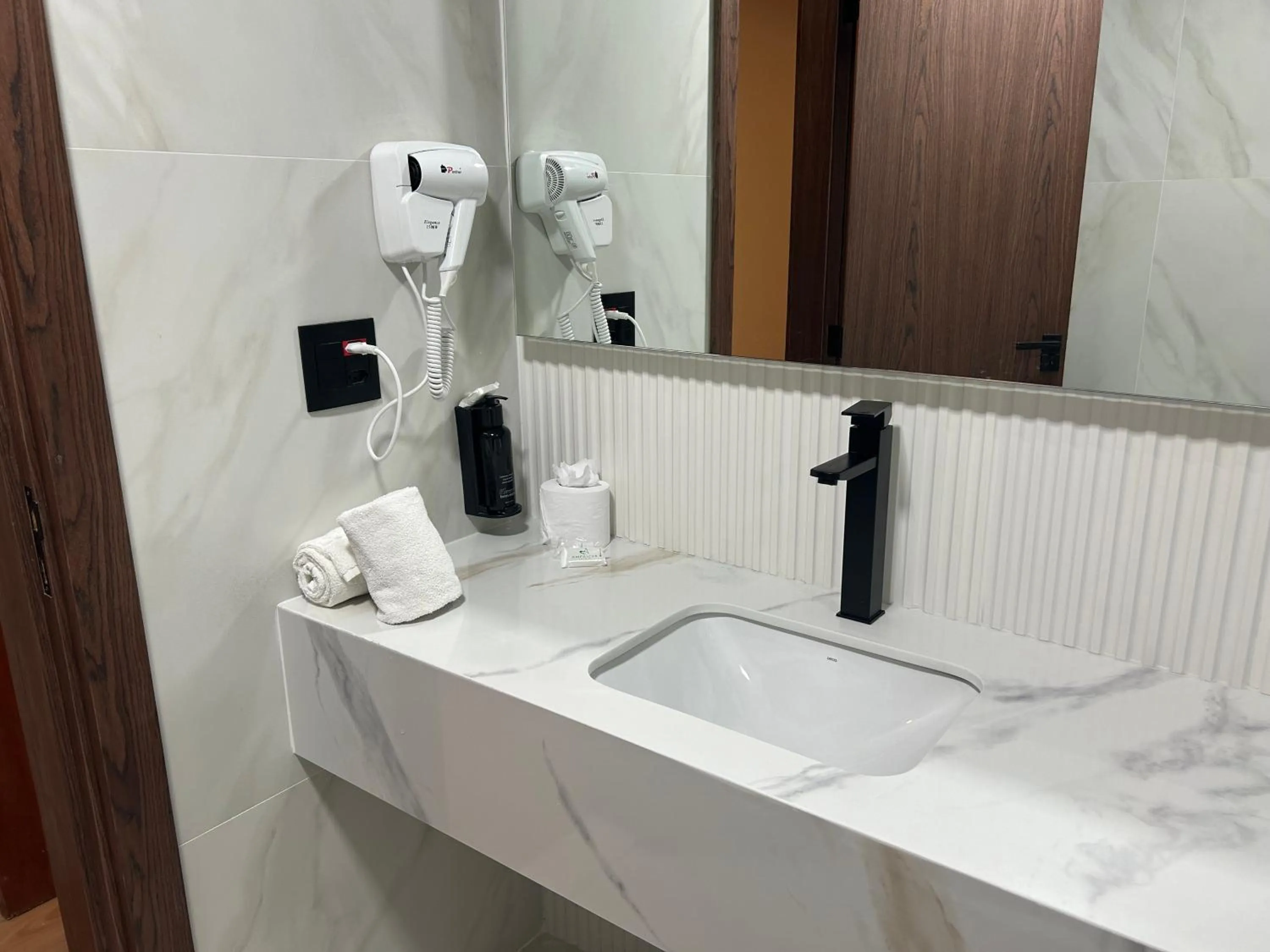 Bathroom in Américas Benidorm Hotel